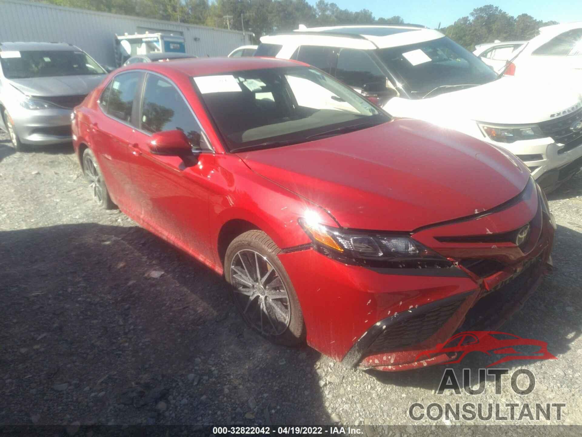 TOYOTA CAMRY 2021 - 4T1G11AK8MU456470