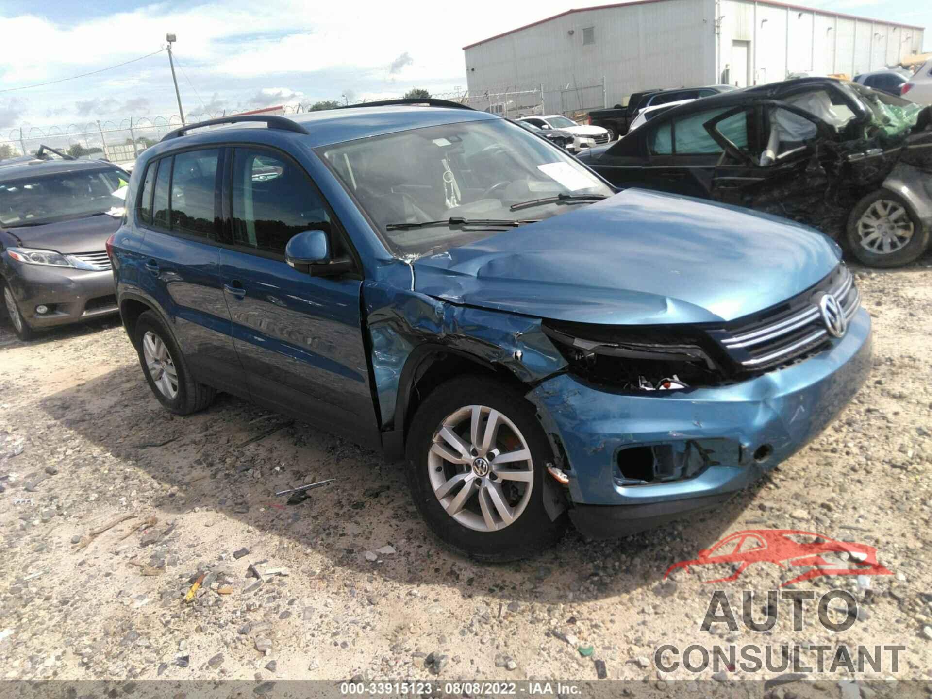 VOLKSWAGEN TIGUAN 2017 - WVGAV7AX1HK041727