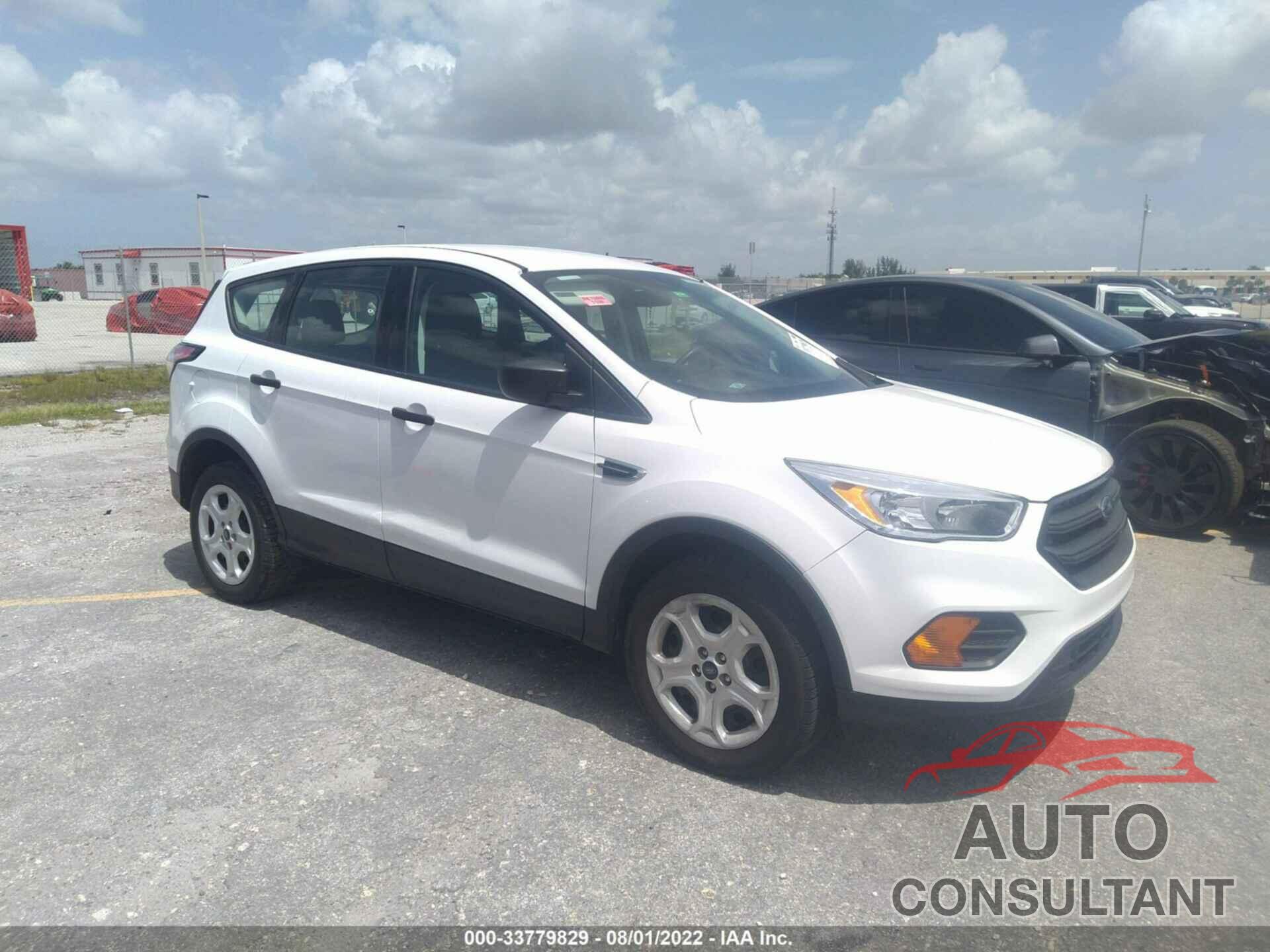 FORD ESCAPE 2017 - 1FMCU0F75HUD59964