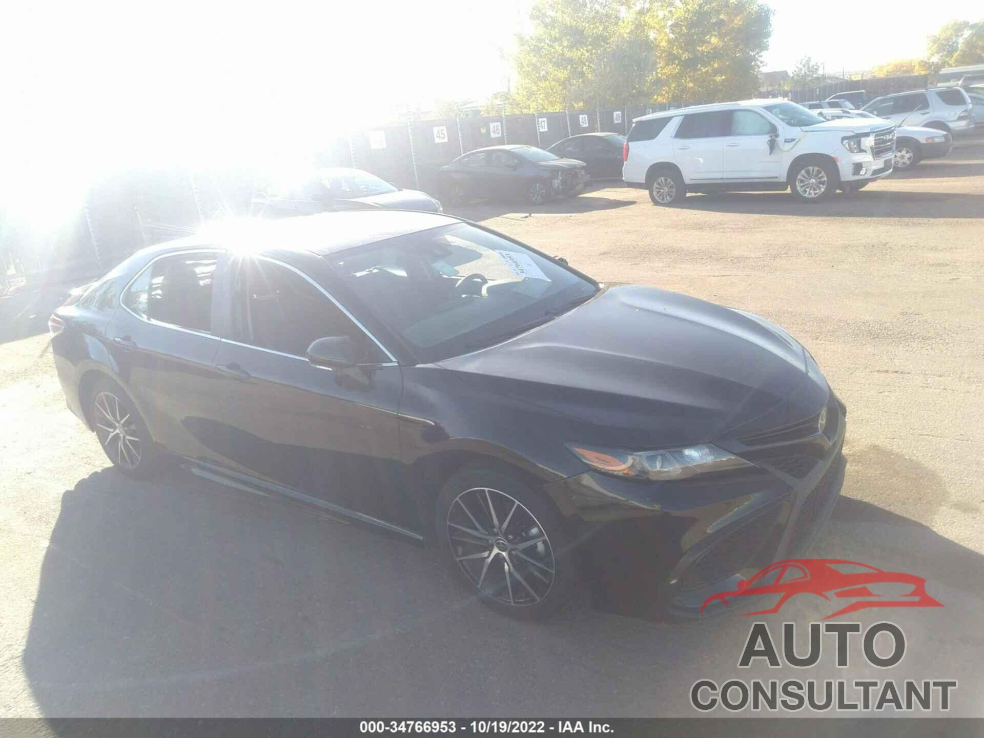 TOYOTA CAMRY 2022 - 4T1G11AK7NU628439