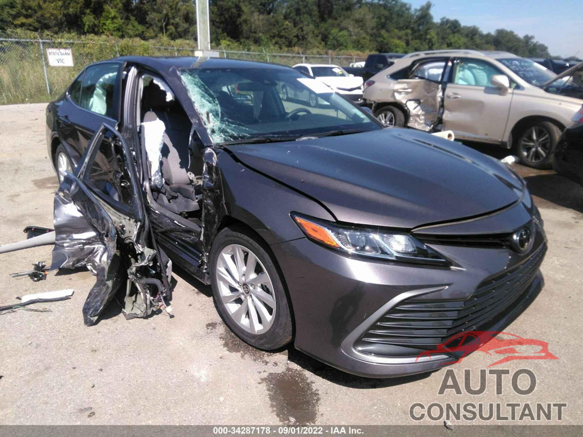 TOYOTA CAMRY 2021 - 4T1C11AK7MU588196