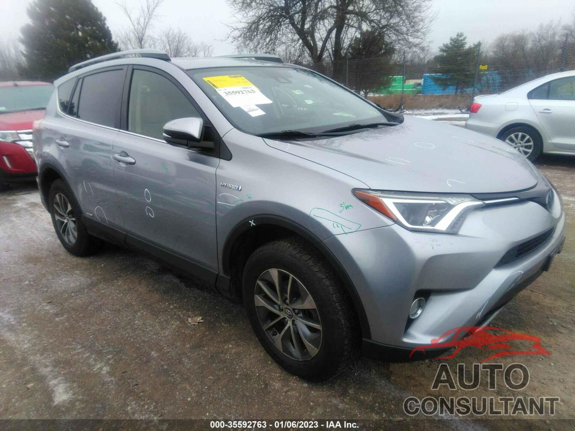 TOYOTA RAV4 2018 - JTMRJREV6JD181032