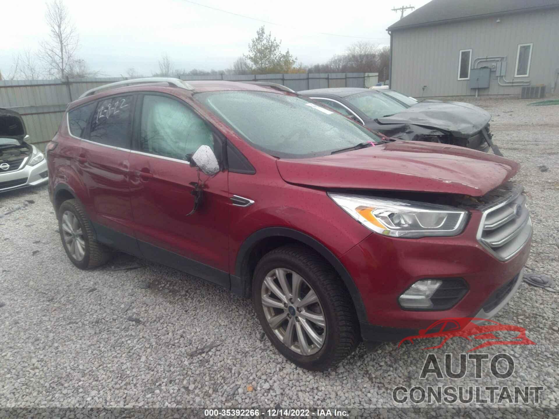 FORD ESCAPE 2017 - 1FMCU9J91HUD26070