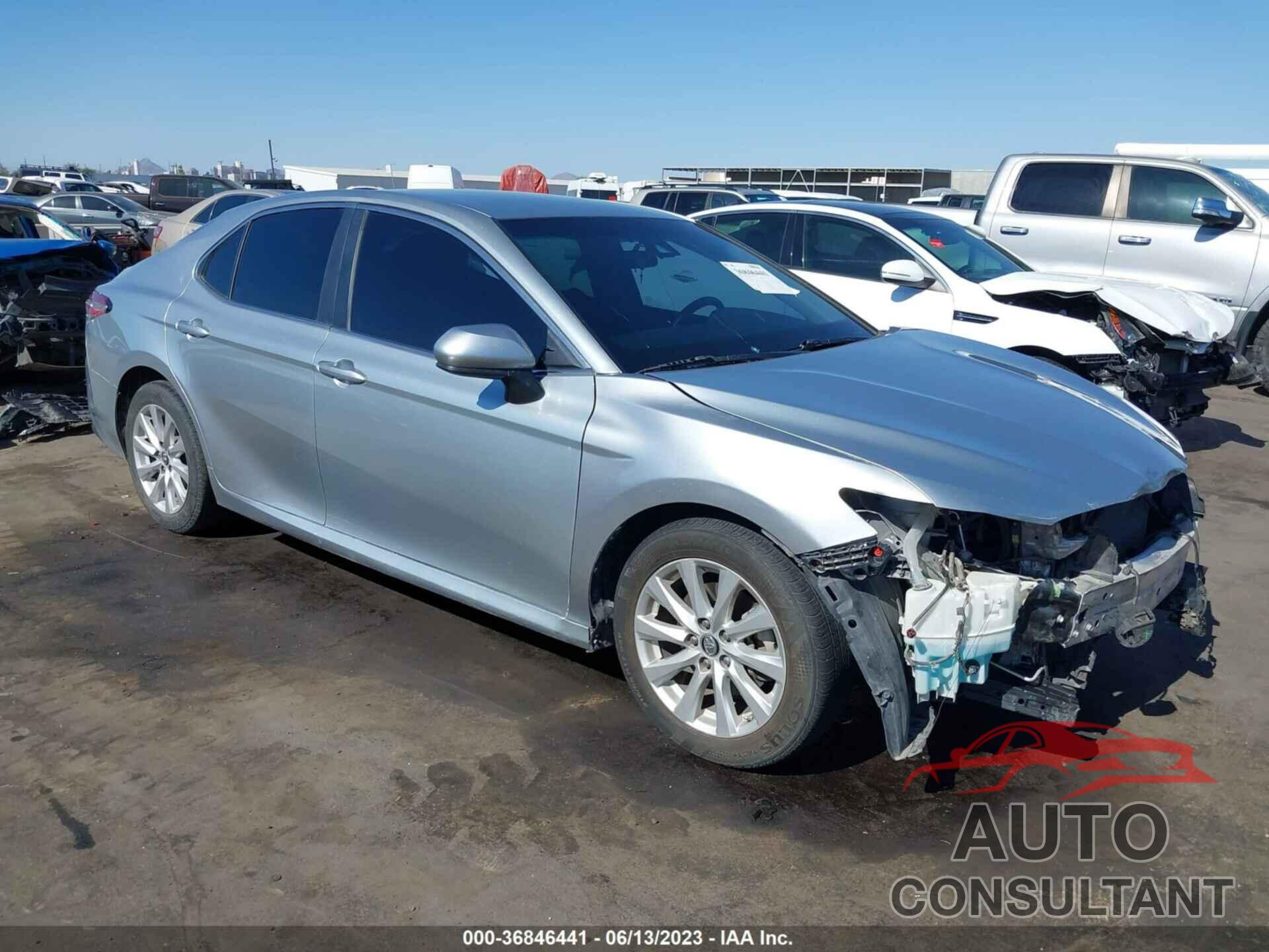TOYOTA CAMRY 2018 - 4T1B11HK7JU073714