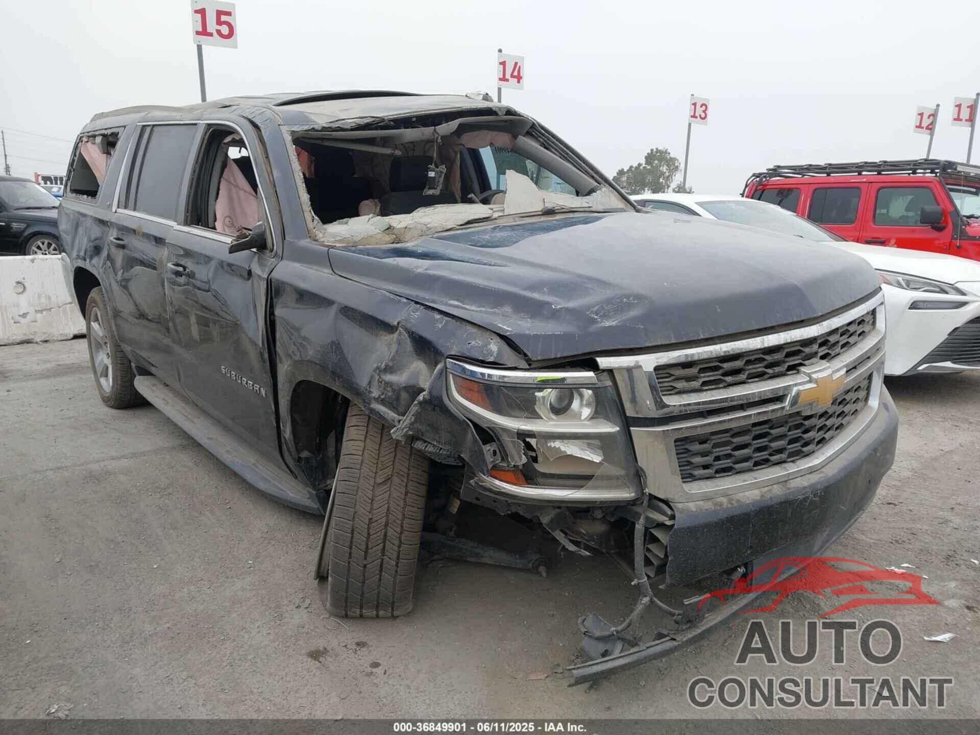 CHEVROLET SUBURBAN 2018 - 1GNSKHKCXJR174896