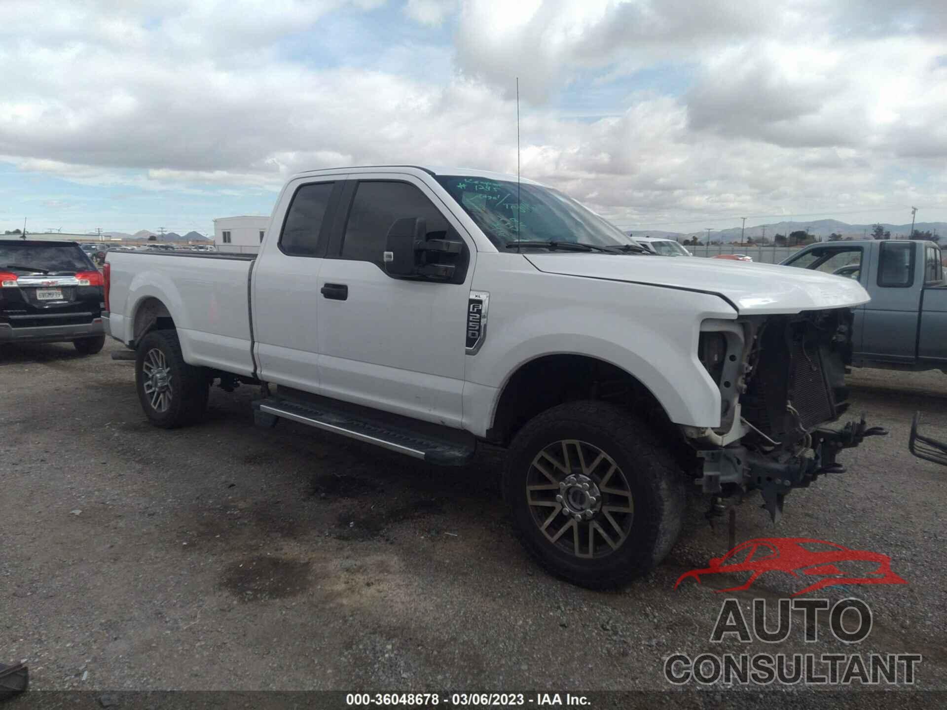 FORD SUPER DUTY F-250 SRW 2017 - 1FT7X2B66HEE57577