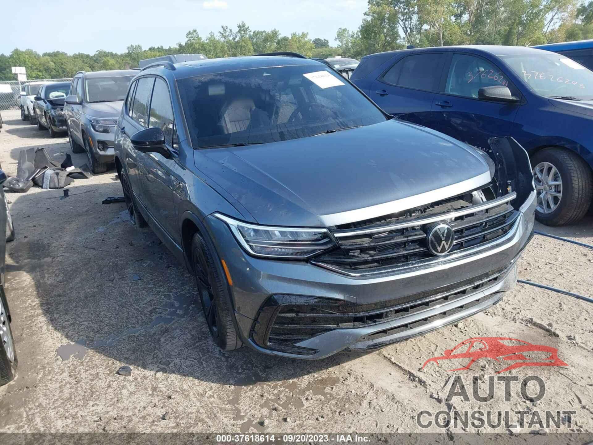 VOLKSWAGEN TIGUAN 2023 - 3VV8B7AX0PM011493