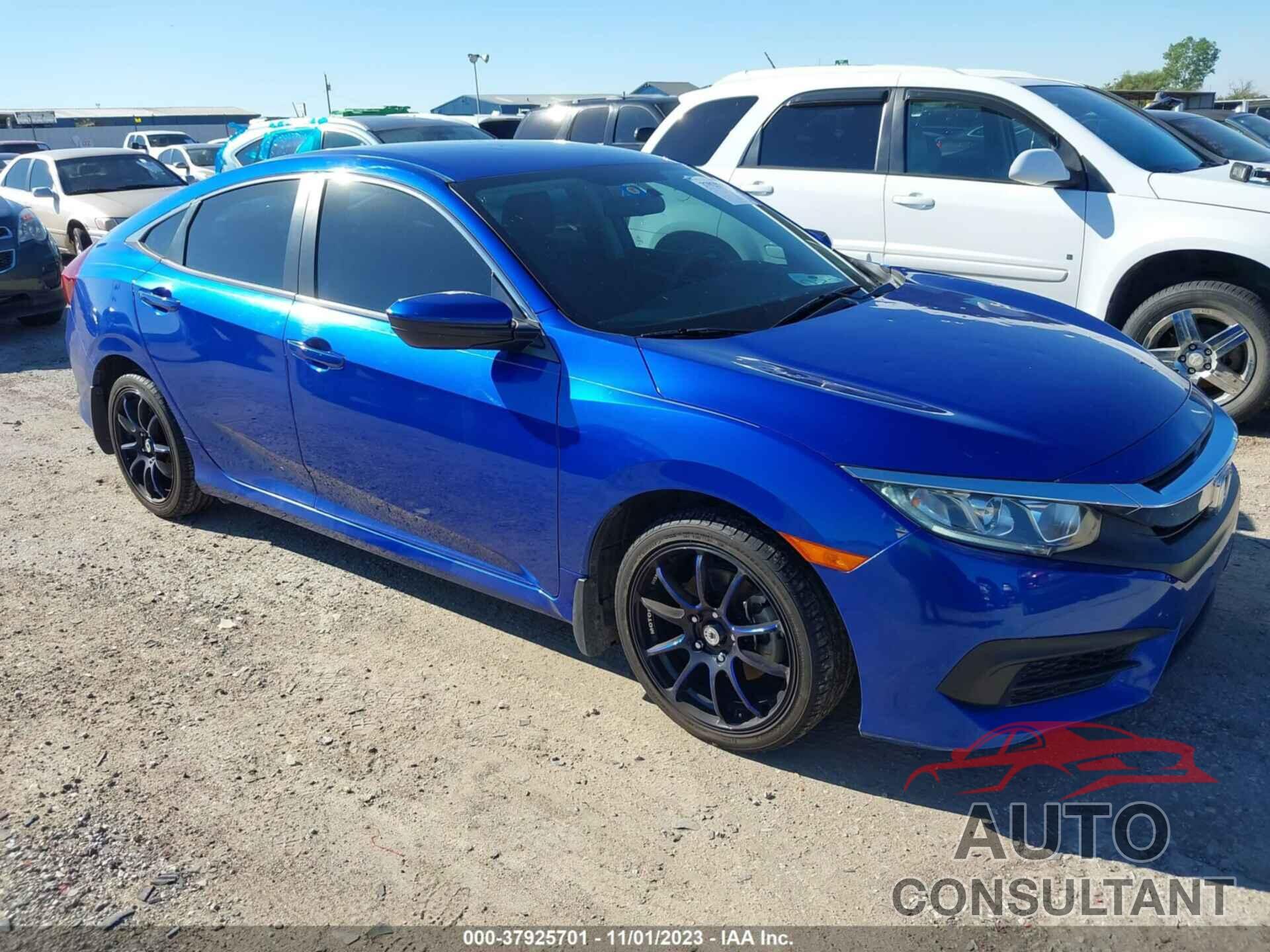 HONDA CIVIC SEDAN 2018 - 19XFC2F50JE011010