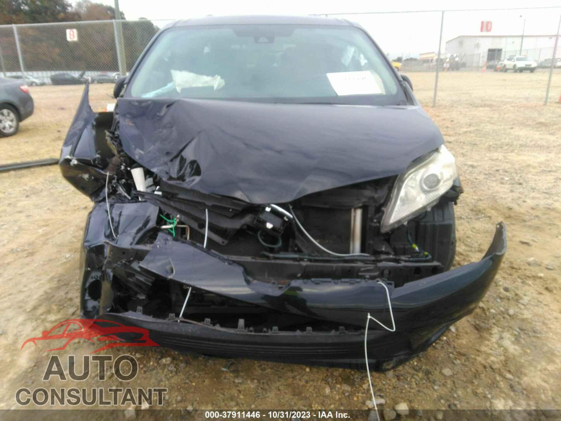 TOYOTA SIENNA 2019 - 5TDKZ3DC2KS993473