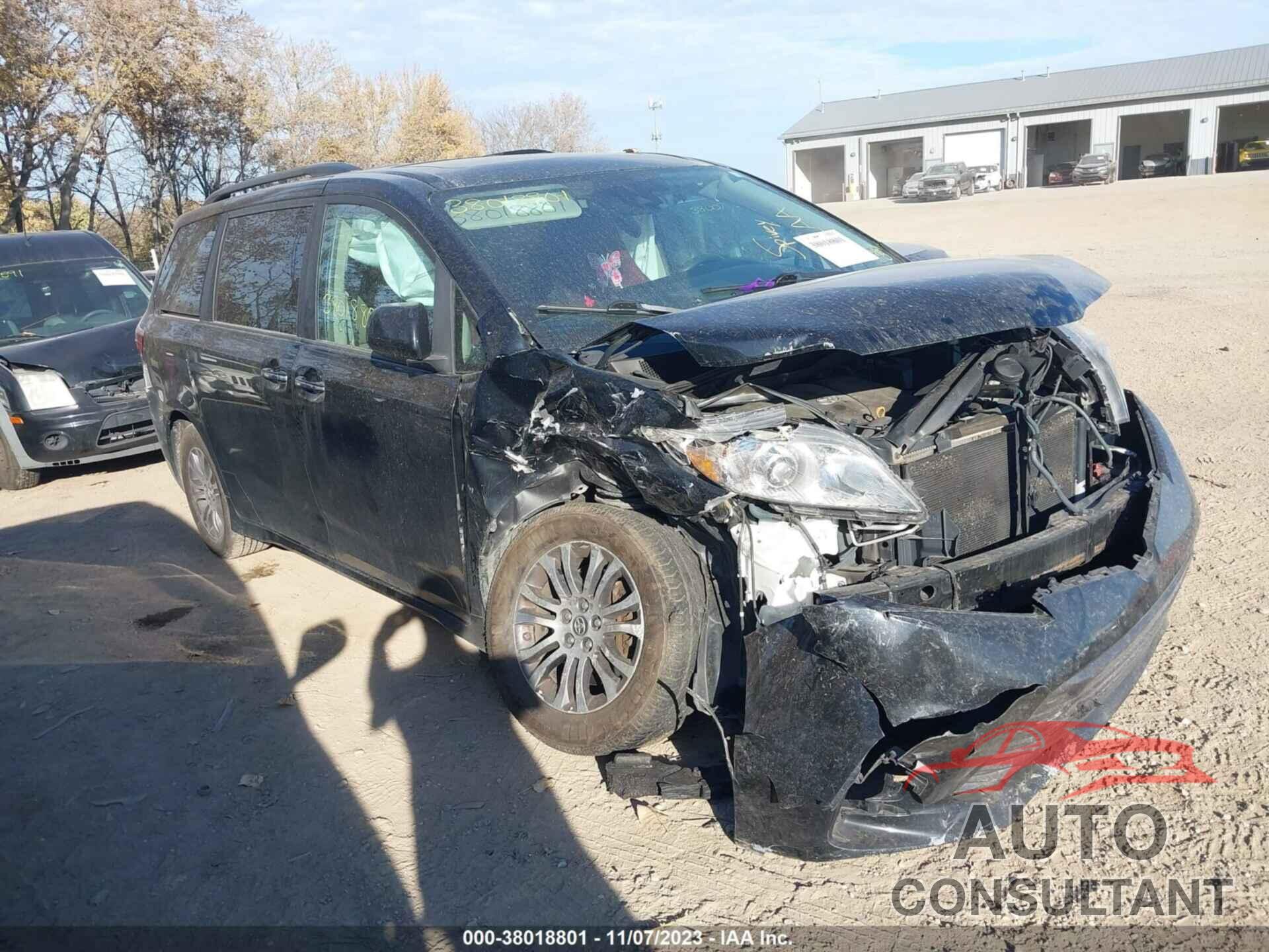 TOYOTA SIENNA 2018 - 5TDYZ3DC1JS924864