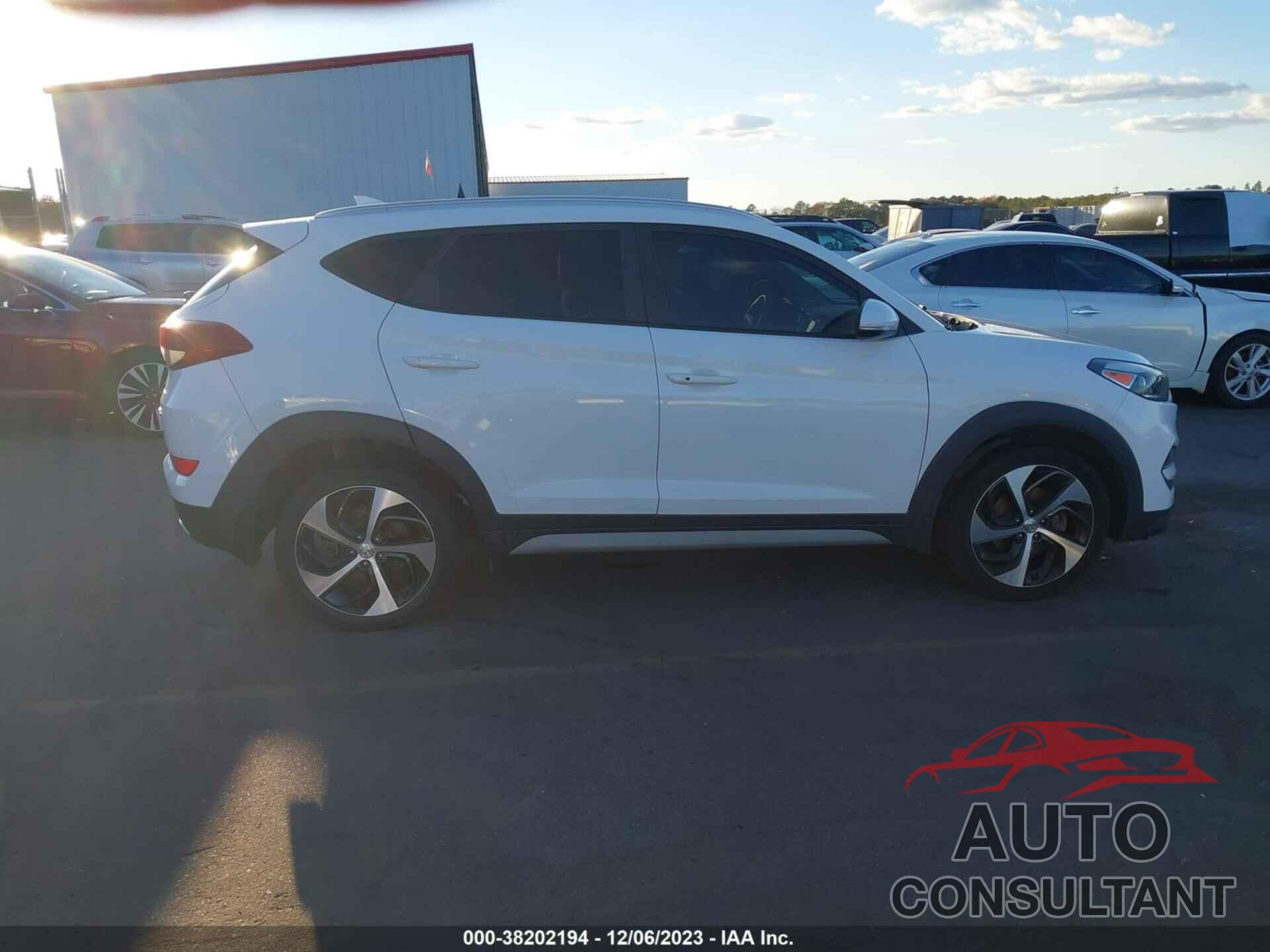 HYUNDAI TUCSON 2018 - KM8J33AL2JU761849