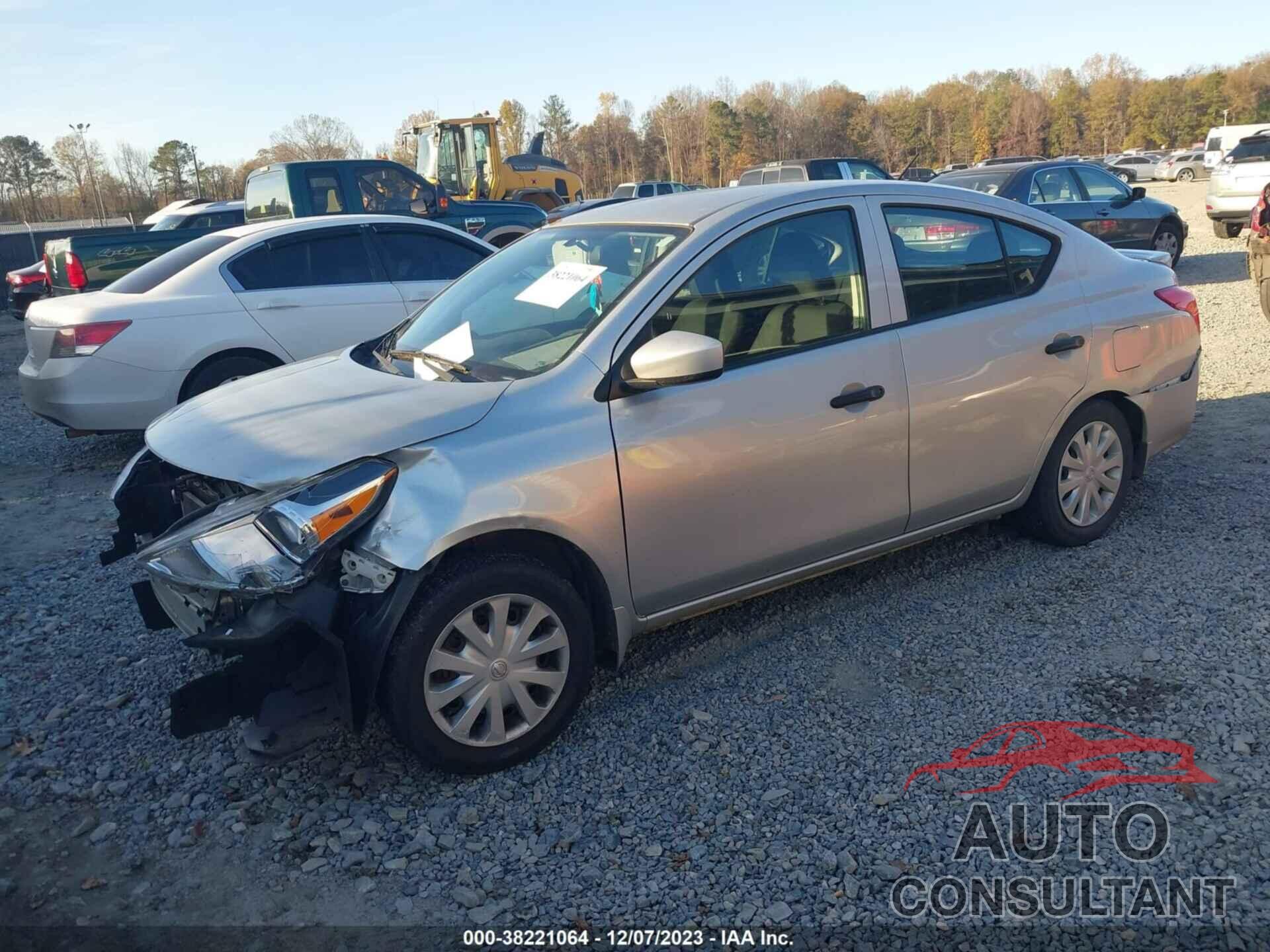 NISSAN VERSA 2018 - 3N1CN7AP8JL812849