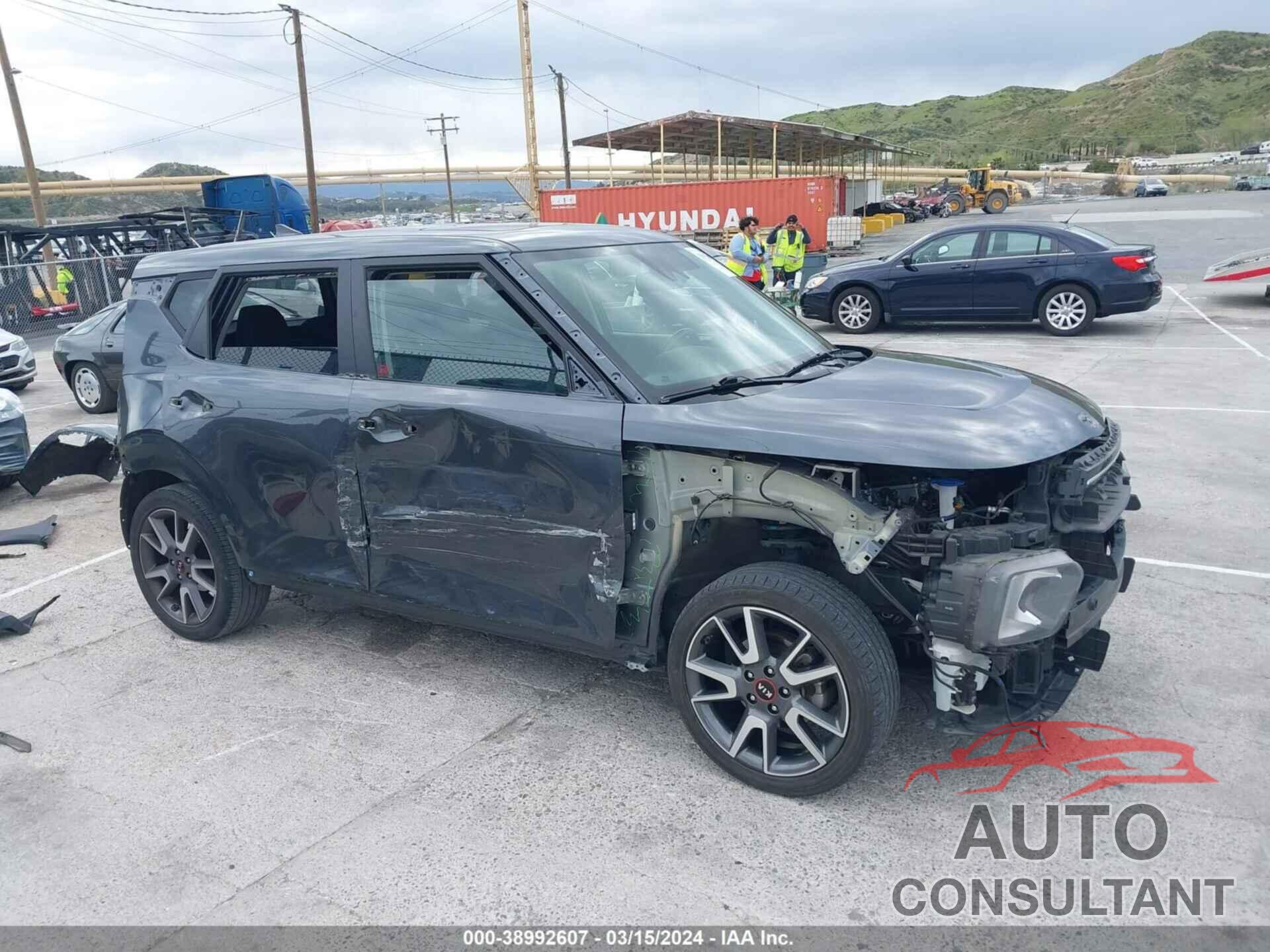 KIA SOUL 2021 - KNDJ63AU3M7748504