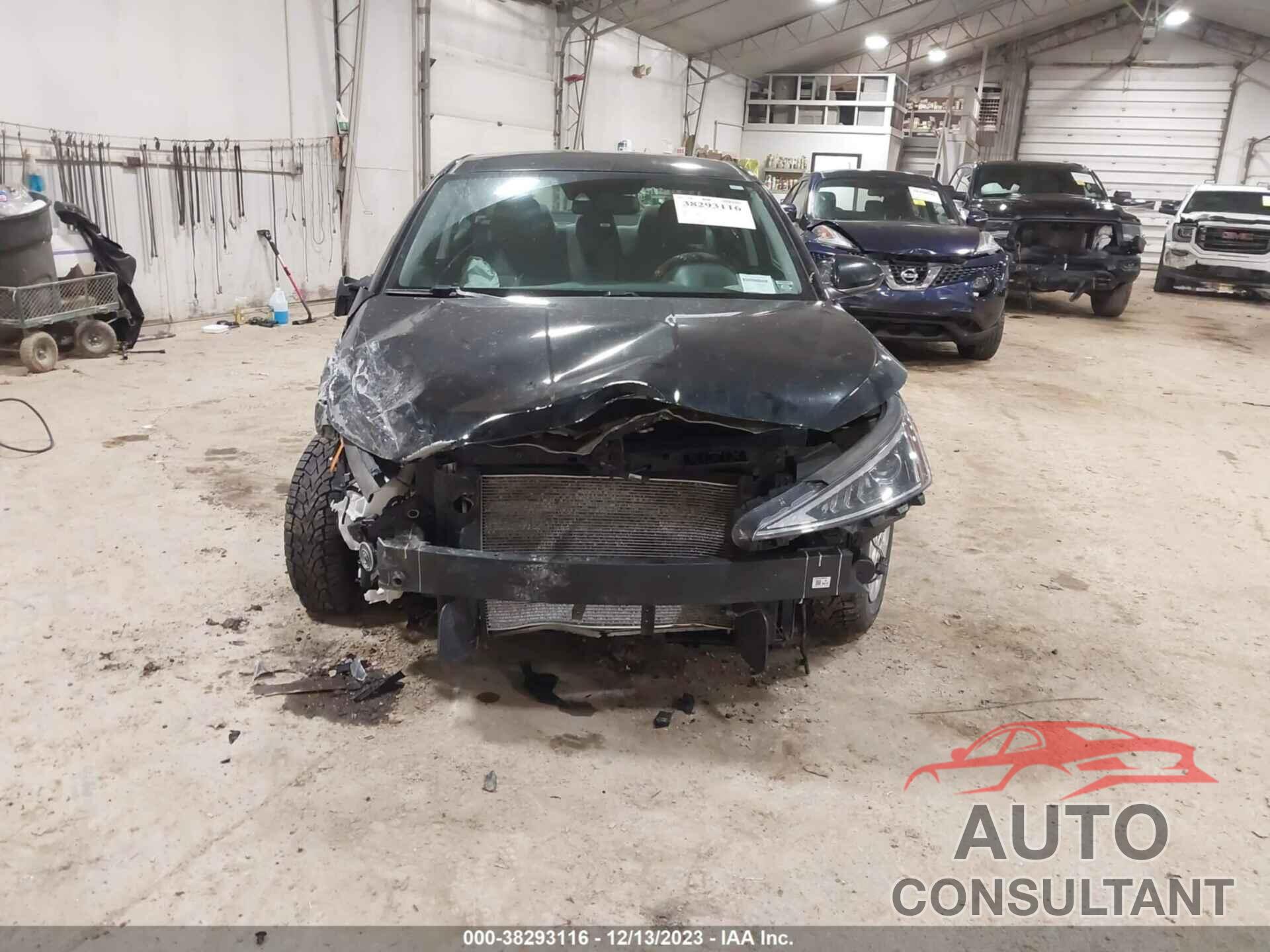 HYUNDAI ELANTRA 2020 - KMHD74LFXLU948645