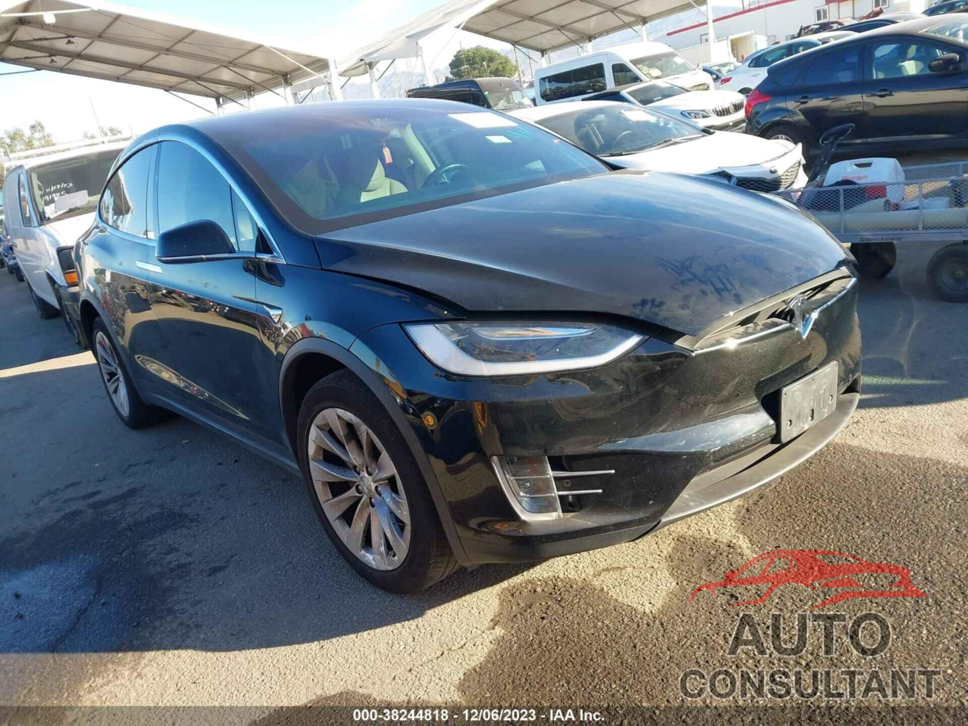 TESLA MODEL X 2016 - 5YJXCBE21GF030924