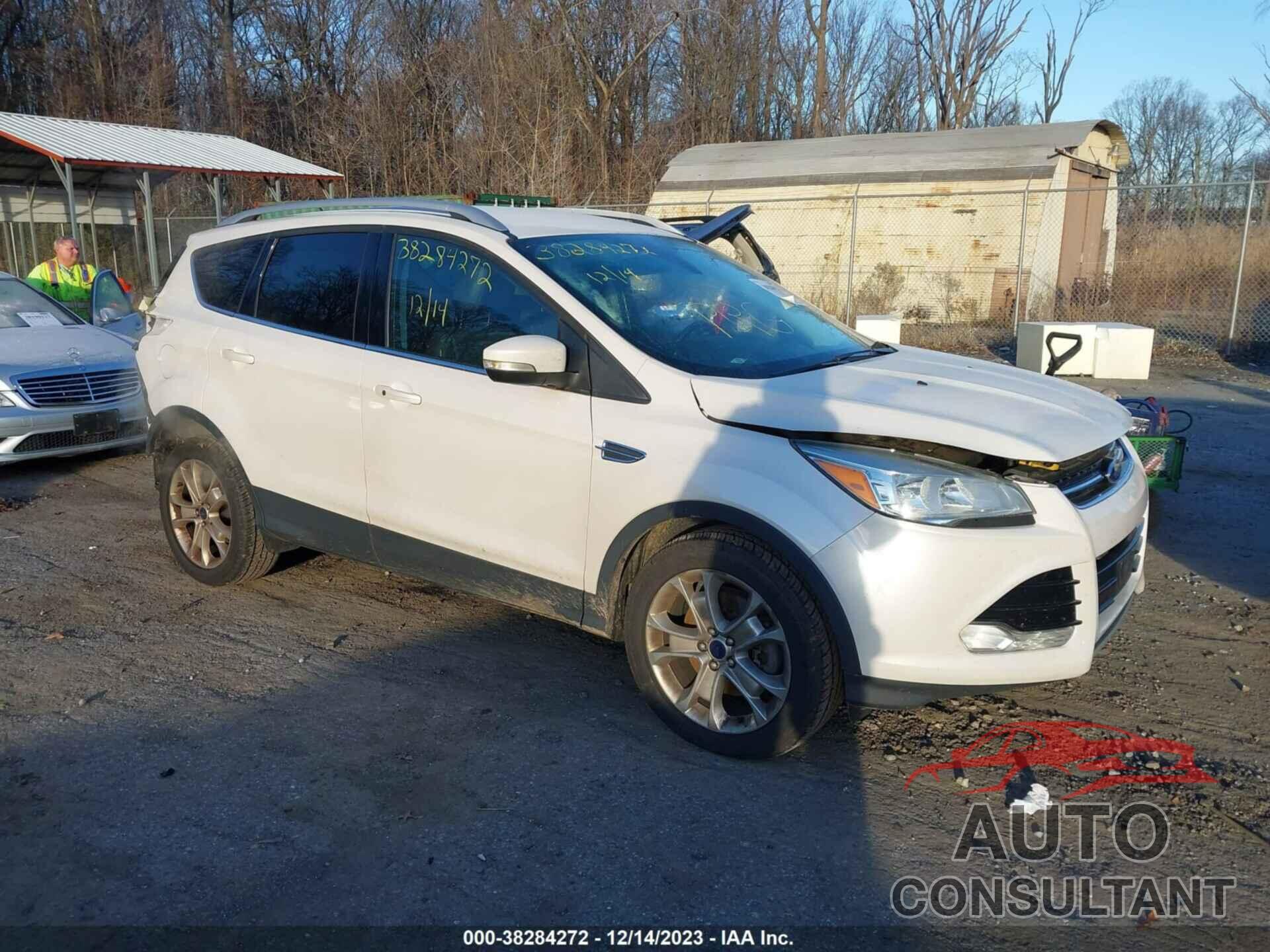 FORD ESCAPE 2016 - 1FMCU9J95GUA92417