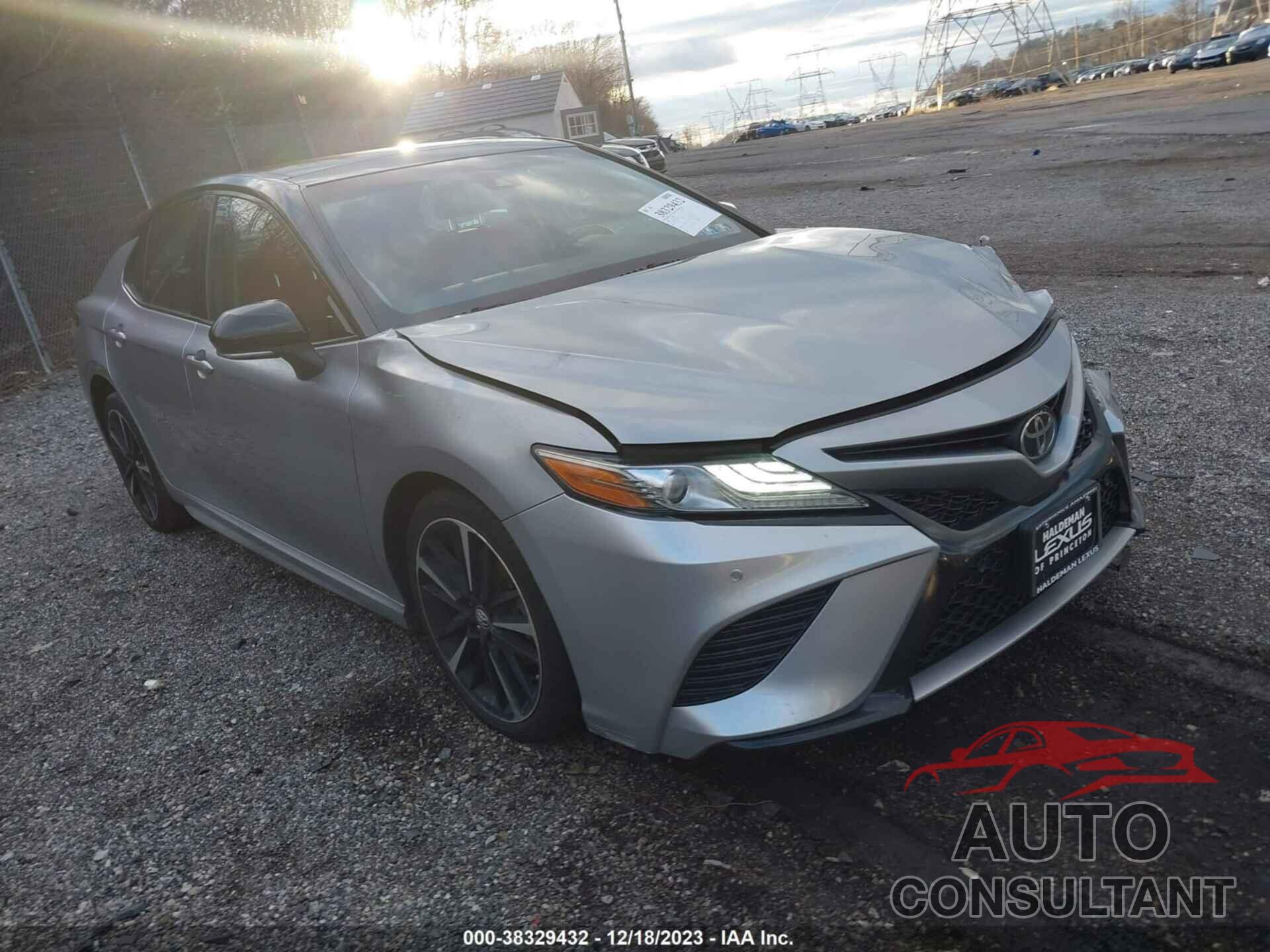 TOYOTA CAMRY 2018 - 4T1B61HK5JU158312