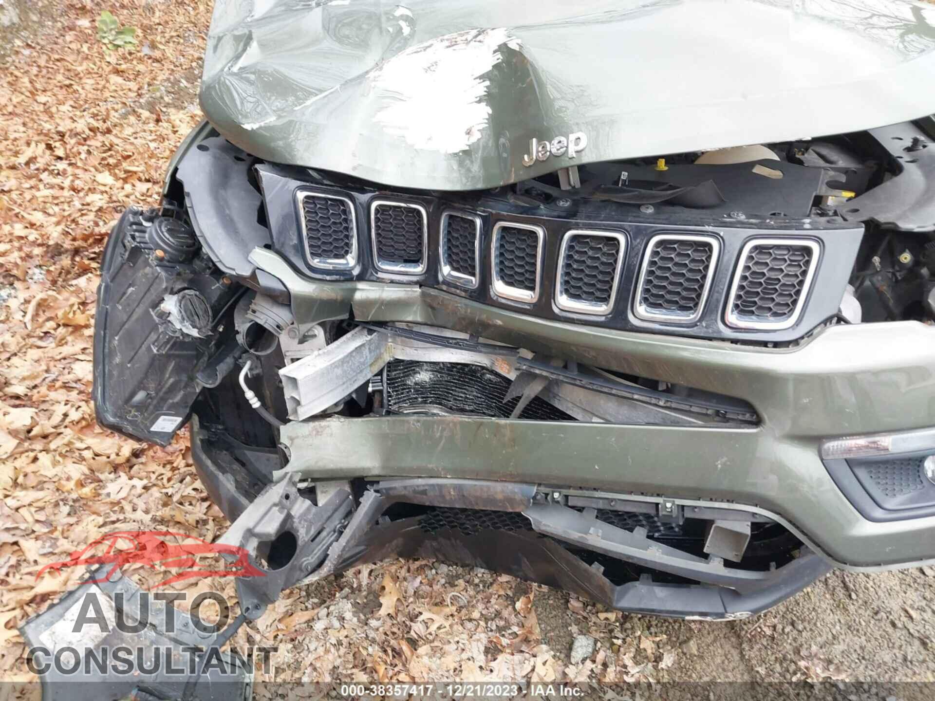 JEEP COMPASS 2018 - 3C4NJDBB4JT484591