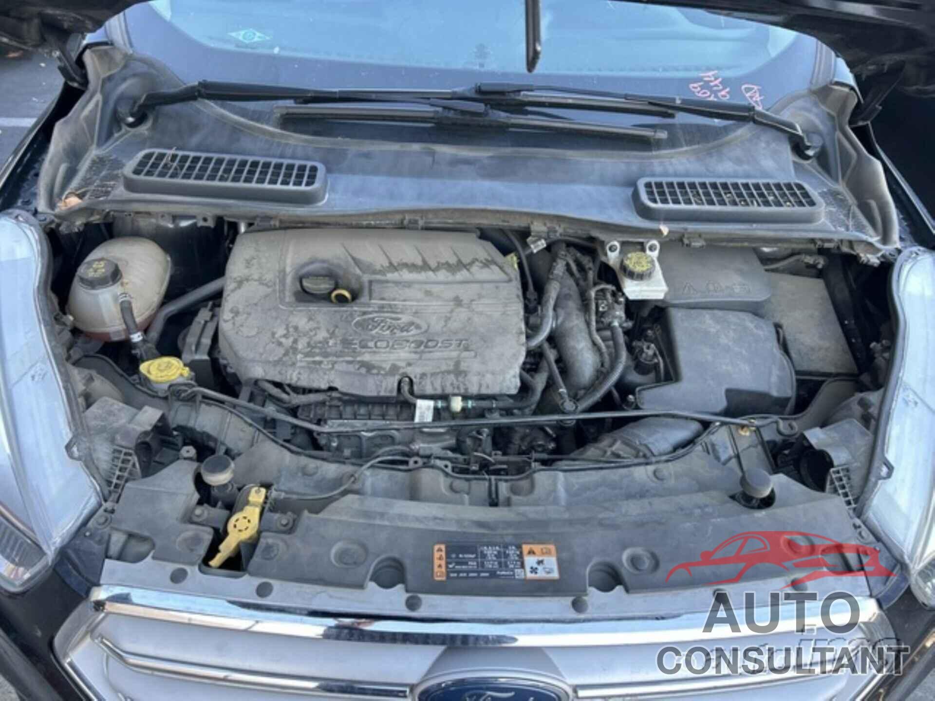 FORD ESCAPE 2018 - 1FMCU0GD4JUC20726