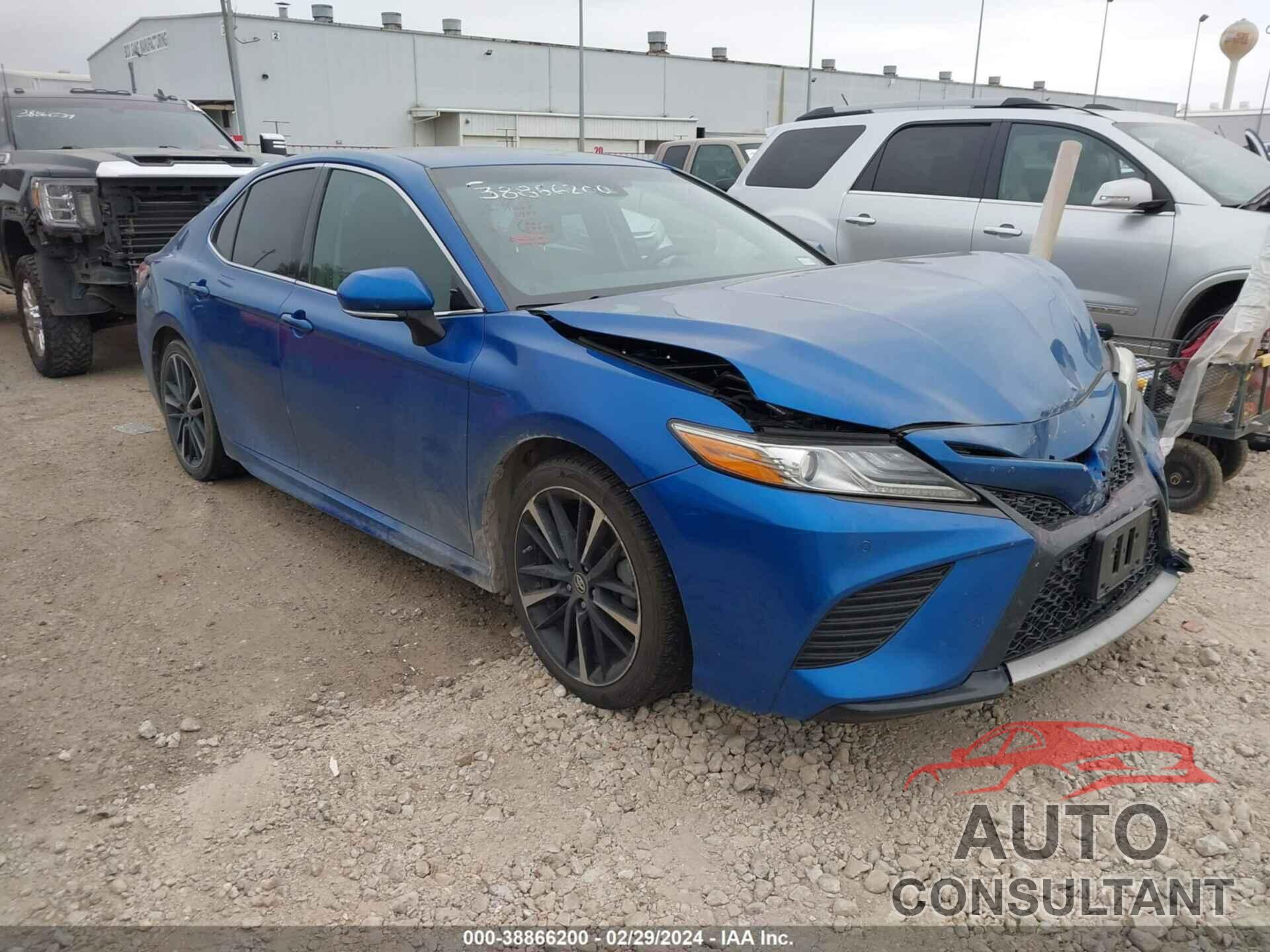 TOYOTA CAMRY 2018 - 04T1B61HK5JU02777