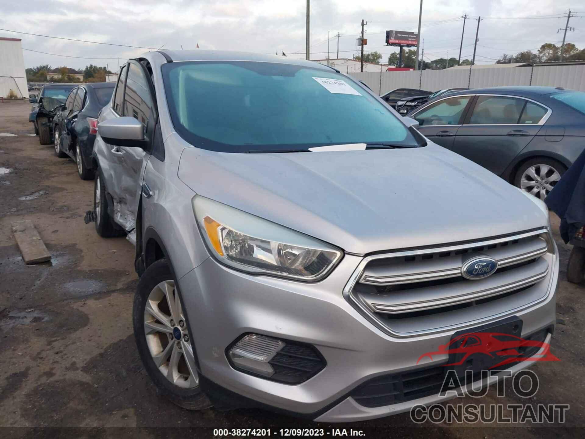 FORD ESCAPE 2017 - 1FMCU0GD3HUC48768