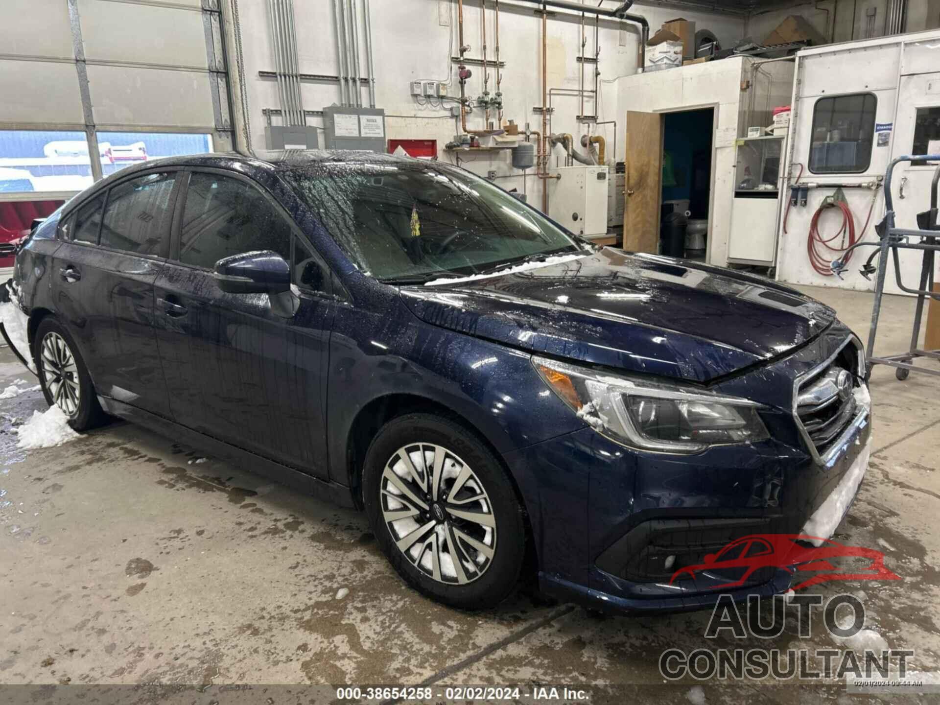 SUBARU LEGACY 2018 - 4S3BNAF67J3045951