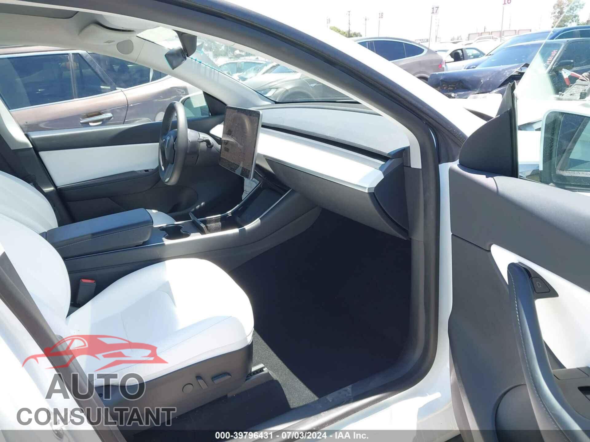 TESLA MODEL Y 2020 - 5YJYGDEE4LF058564