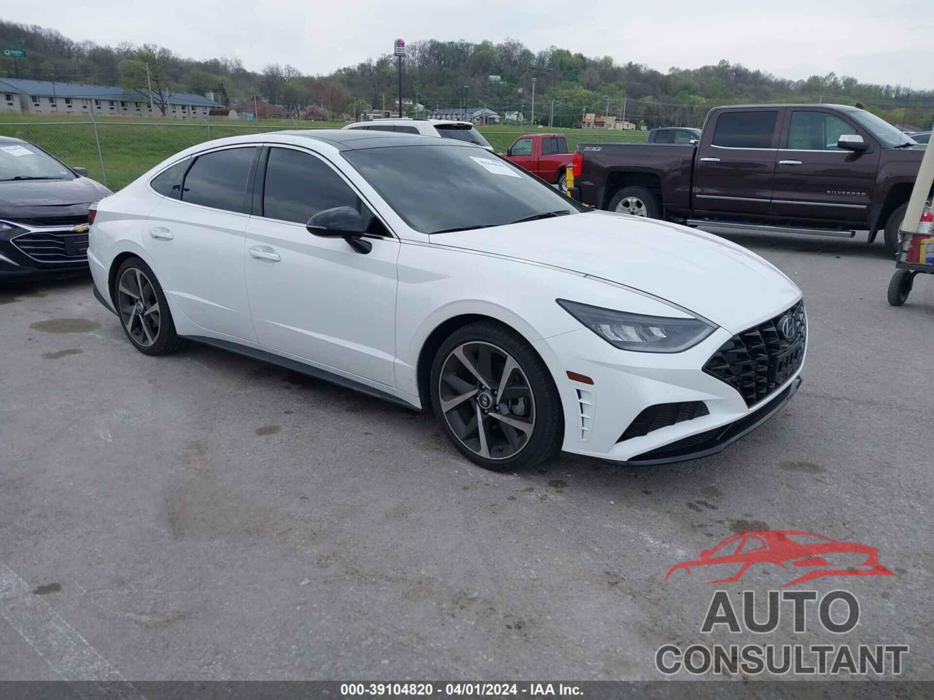 HYUNDAI SONATA 2023 - KMHL44J24PA257316