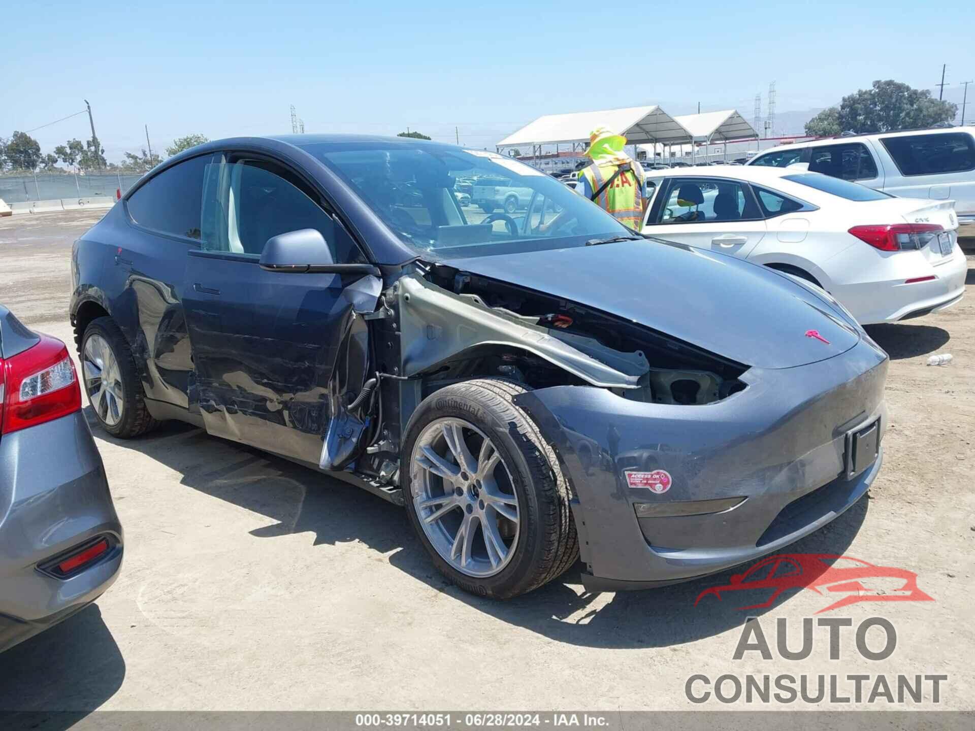 TESLA MODEL Y 2023 - 7SAYGAEE9PF932494