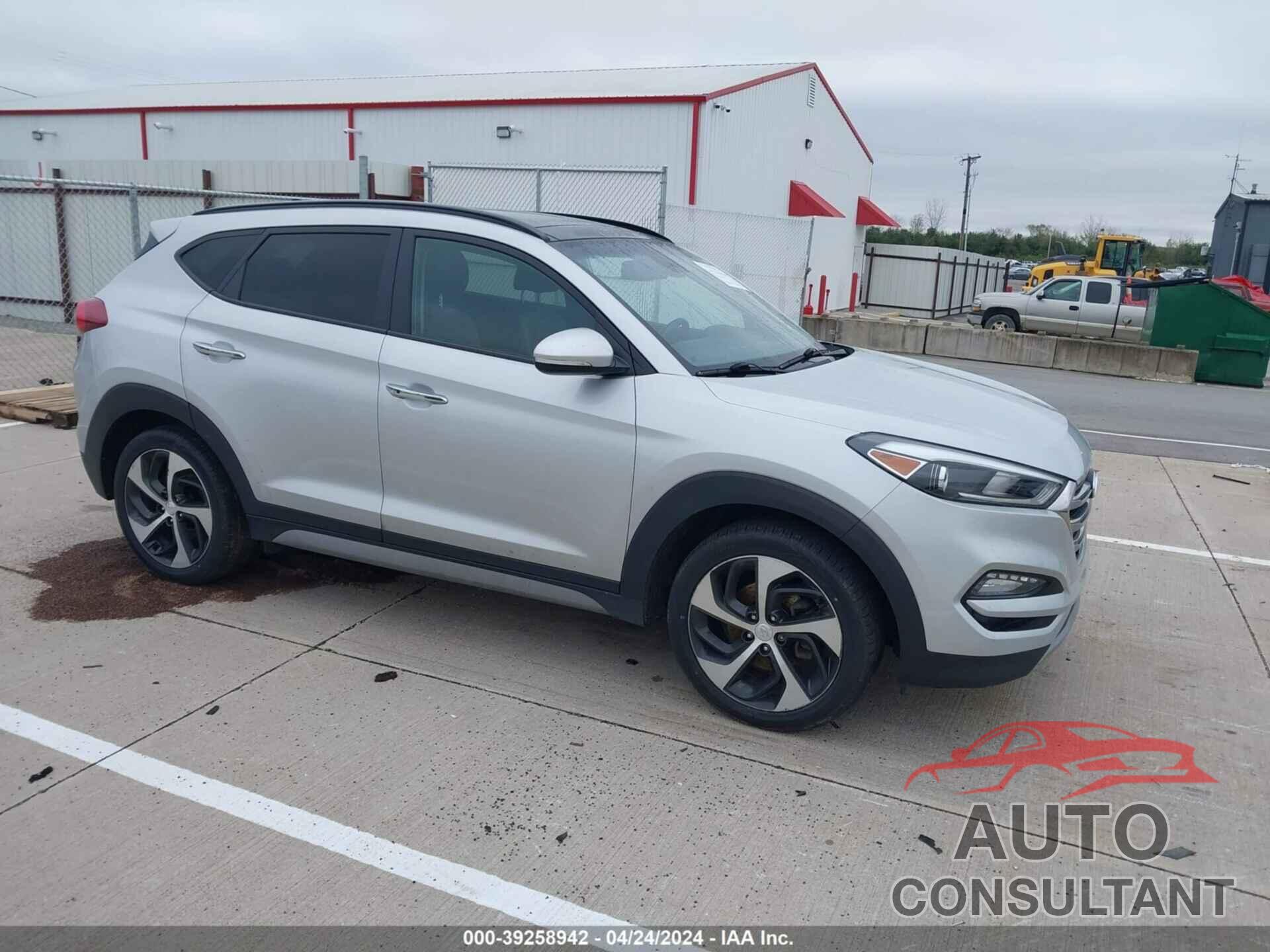 HYUNDAI TUCSON 2017 - KM8J3CA26HU587012