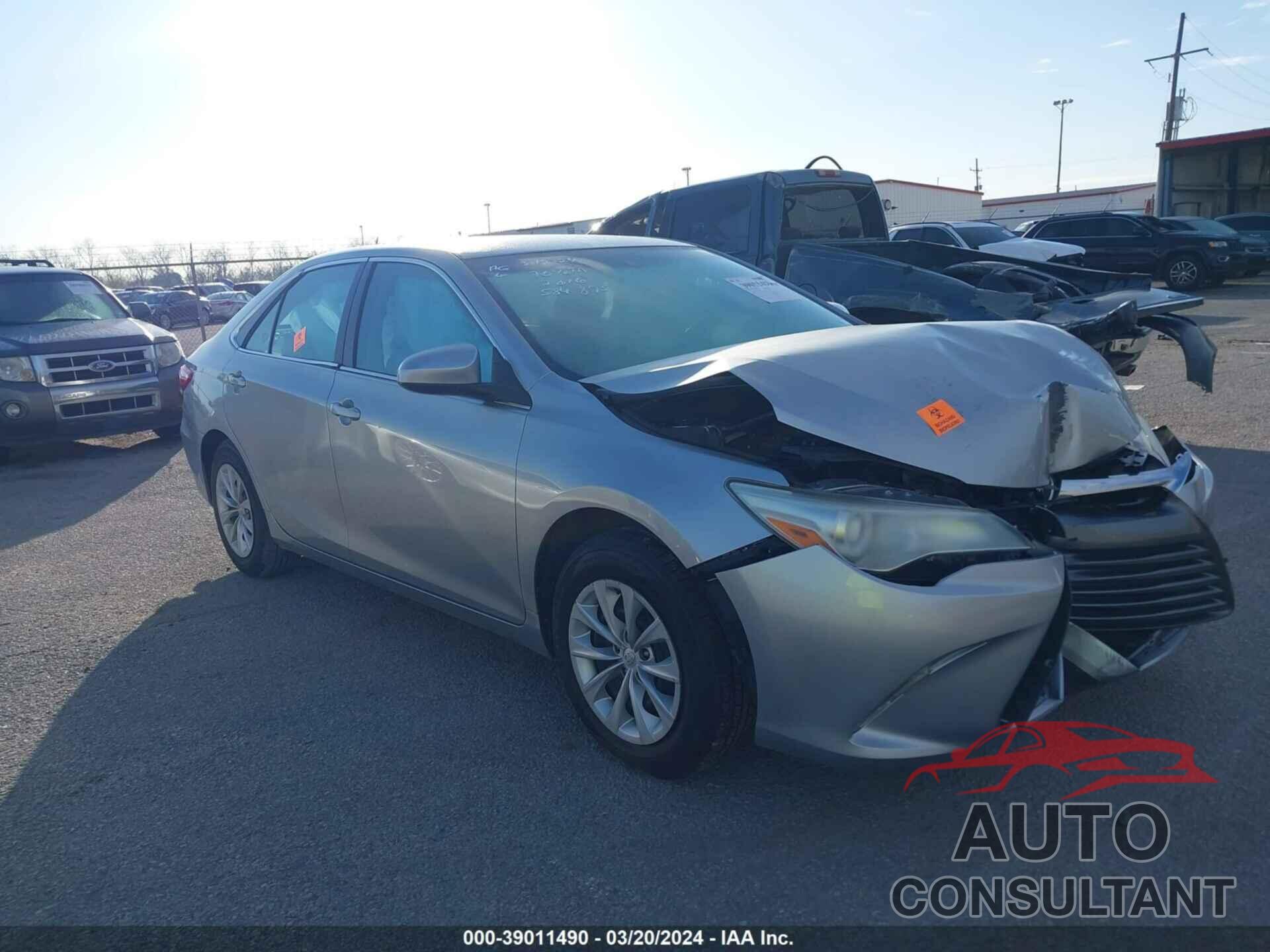 TOYOTA CAMRY 2016 - 4T4BF1FK3GR581875