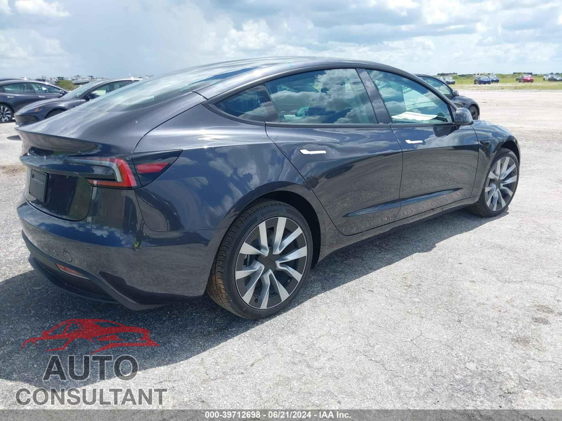 TESLA MODEL 3 2024 - 5YJ3E1EA7RF768594