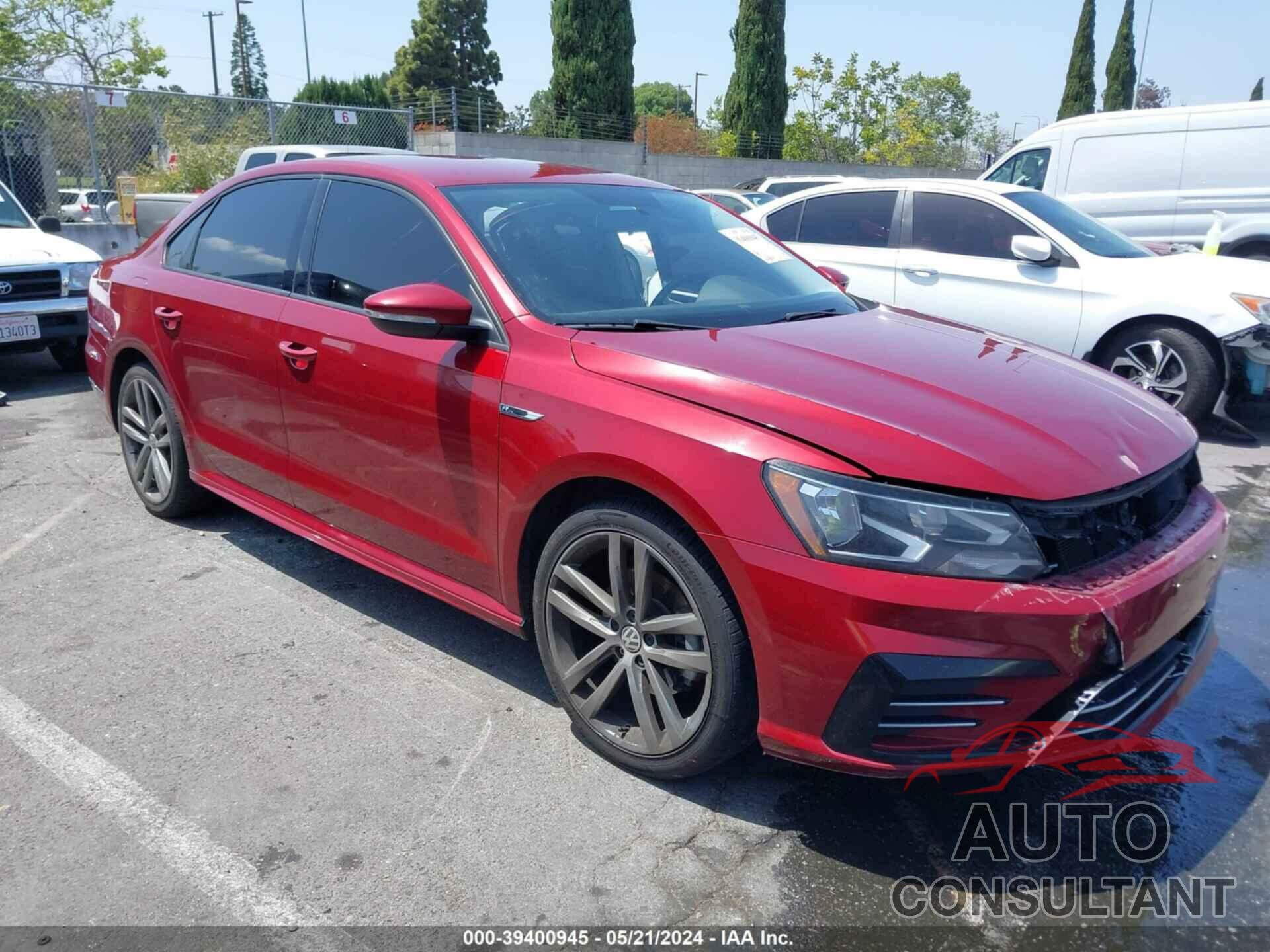 VOLKSWAGEN PASSAT 2018 - 1VWAA7A39JC035443