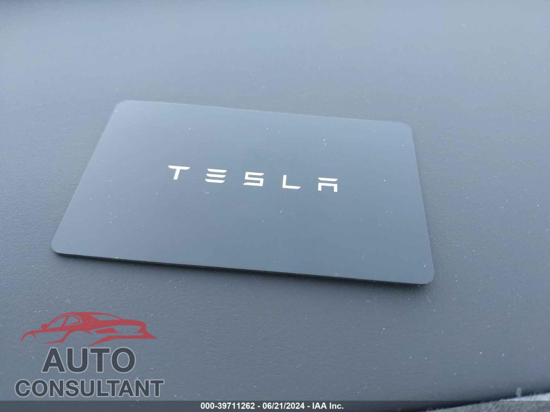 TESLA MODEL 3 2024 - 5YJ3E1EA5RF752507