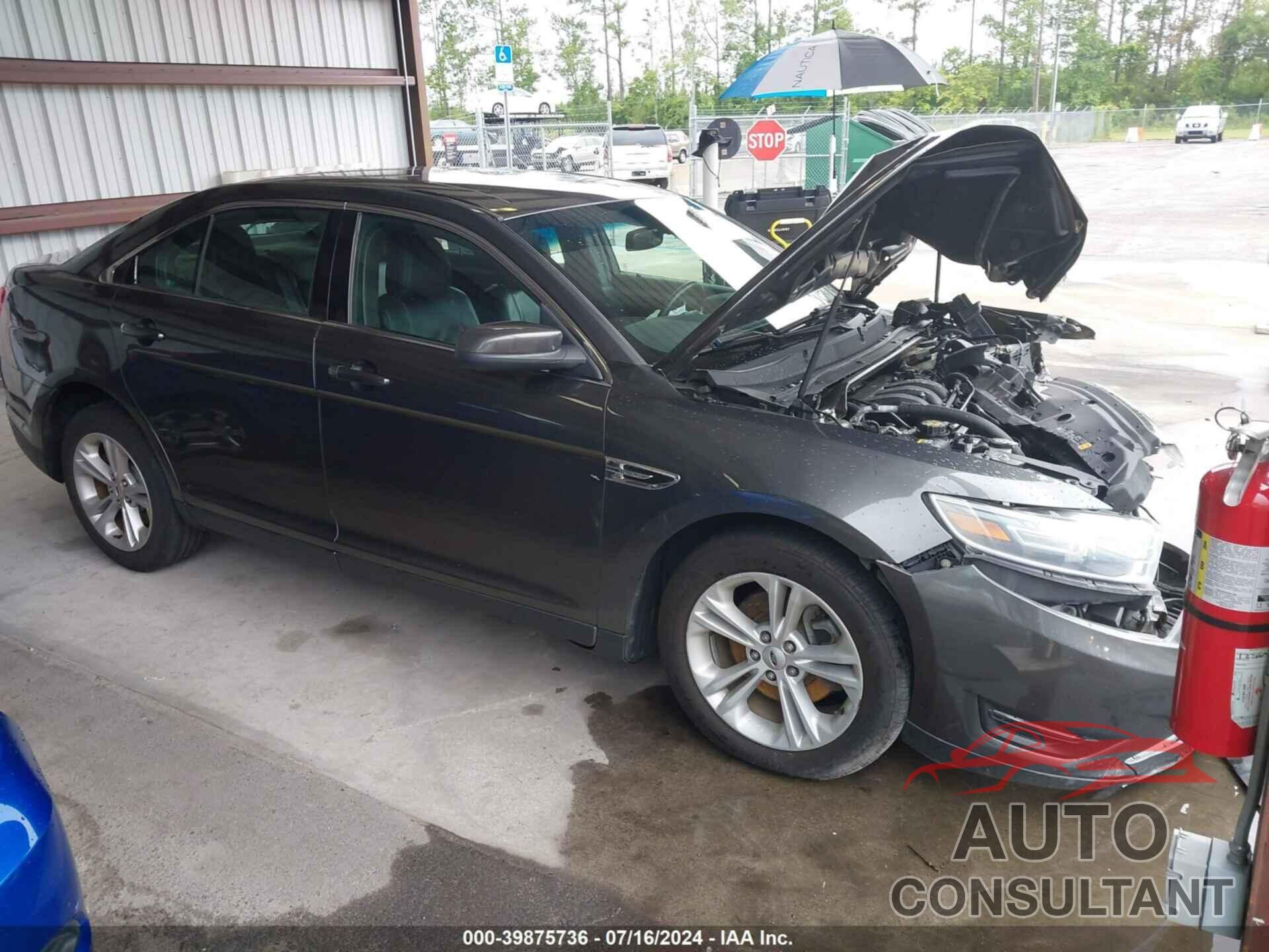 FORD TAURUS 2018 - 1FAHP2E85JG123610