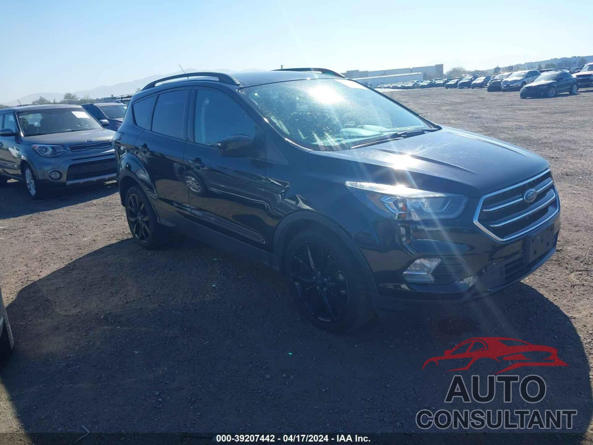 FORD ESCAPE 2018 - 1FMCU0GD5JUB14026