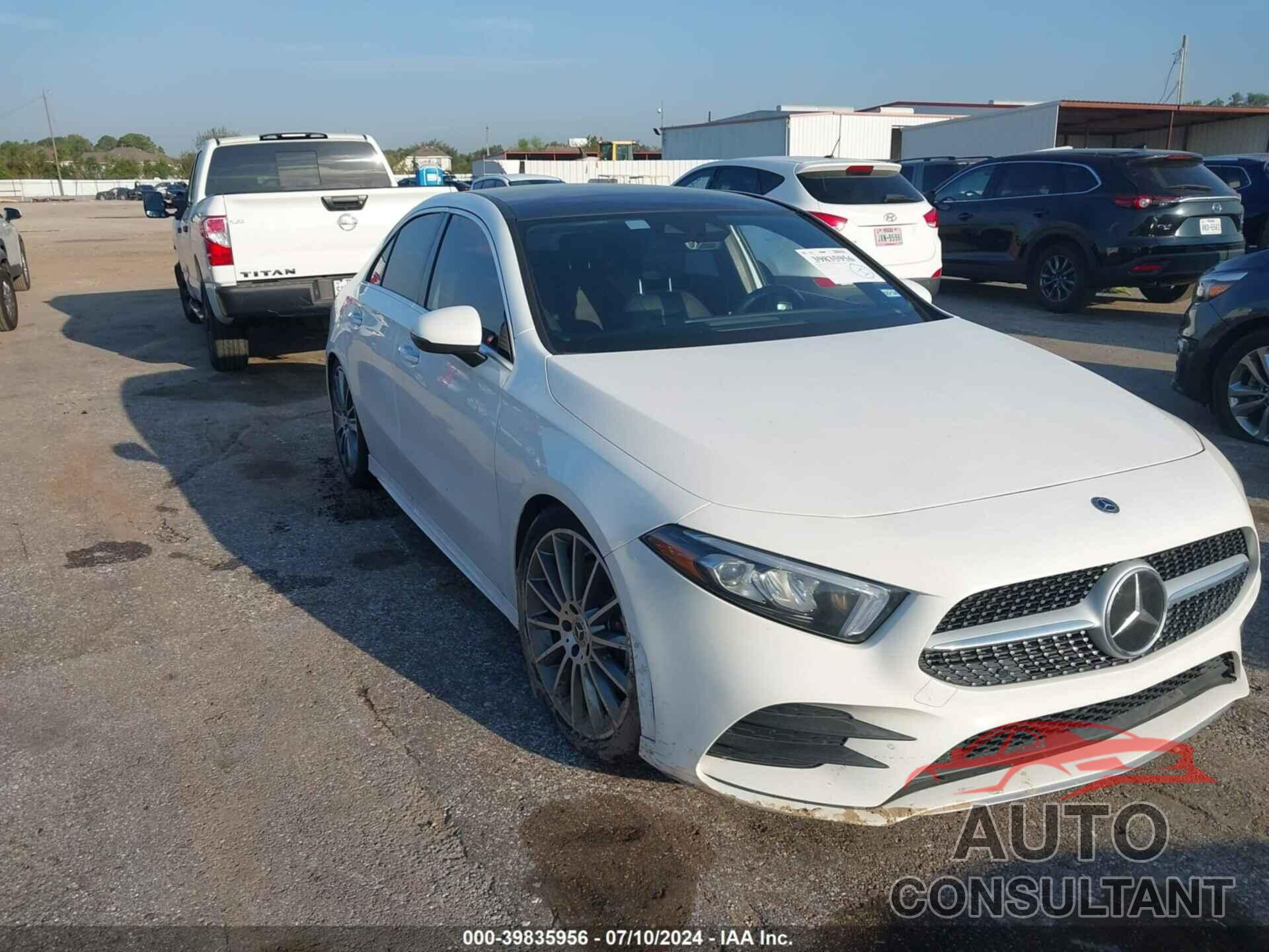 MERCEDES-BENZ A 220 2019 - WDD3G4EB1KW012819
