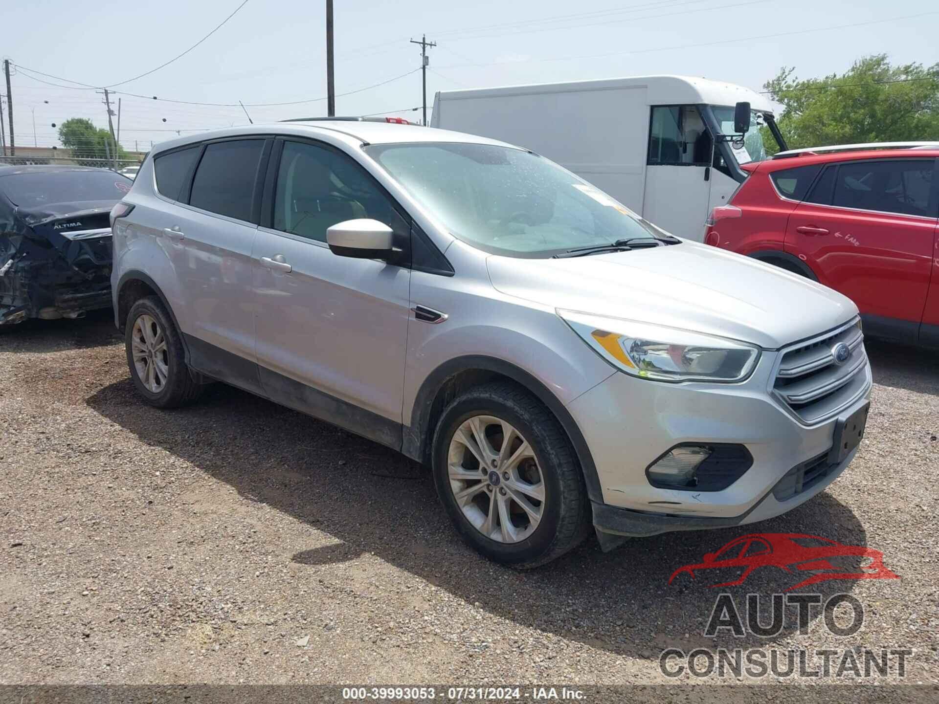 FORD ESCAPE 2017 - 1FMCU0GD2HUC28043