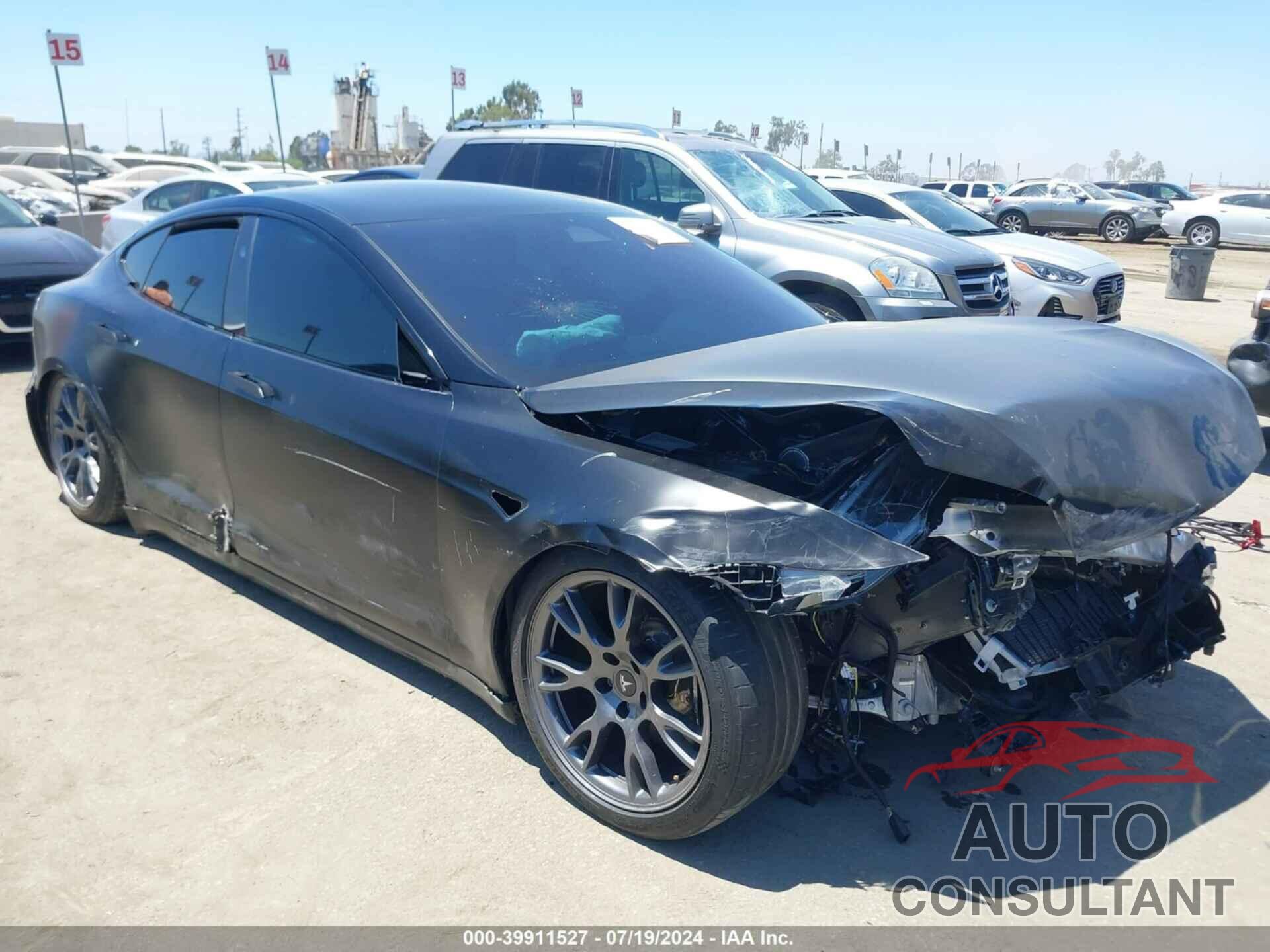 TESLA MODEL S 2023 - 5YJSA1E62PF510435