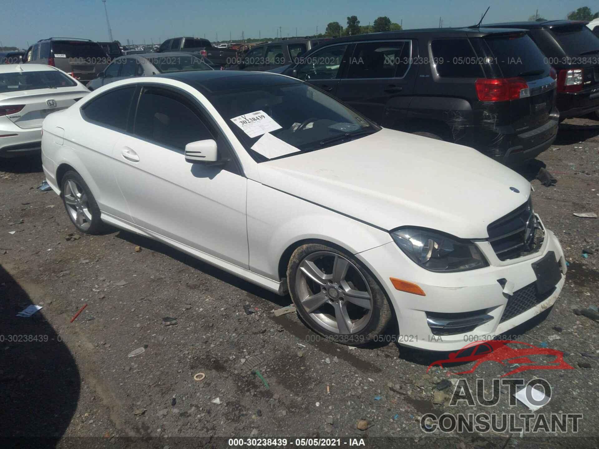 MERCEDES-BENZ C-CLASS 2015 - WDDGJ4HB8FG365864