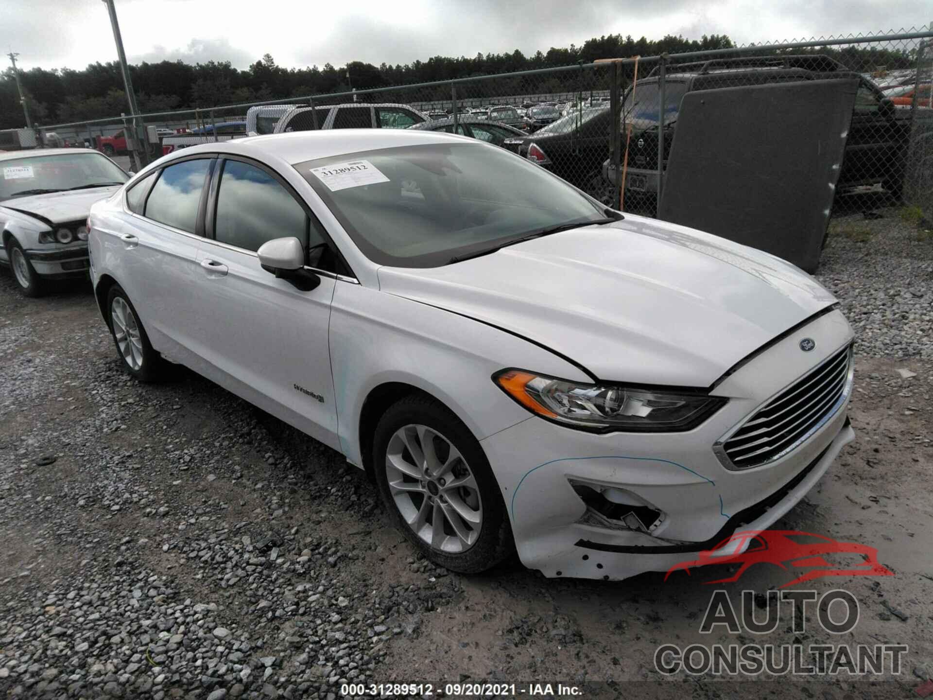 FORD FUSION HYBRID 2019 - 3FA6P0LU4KR255215