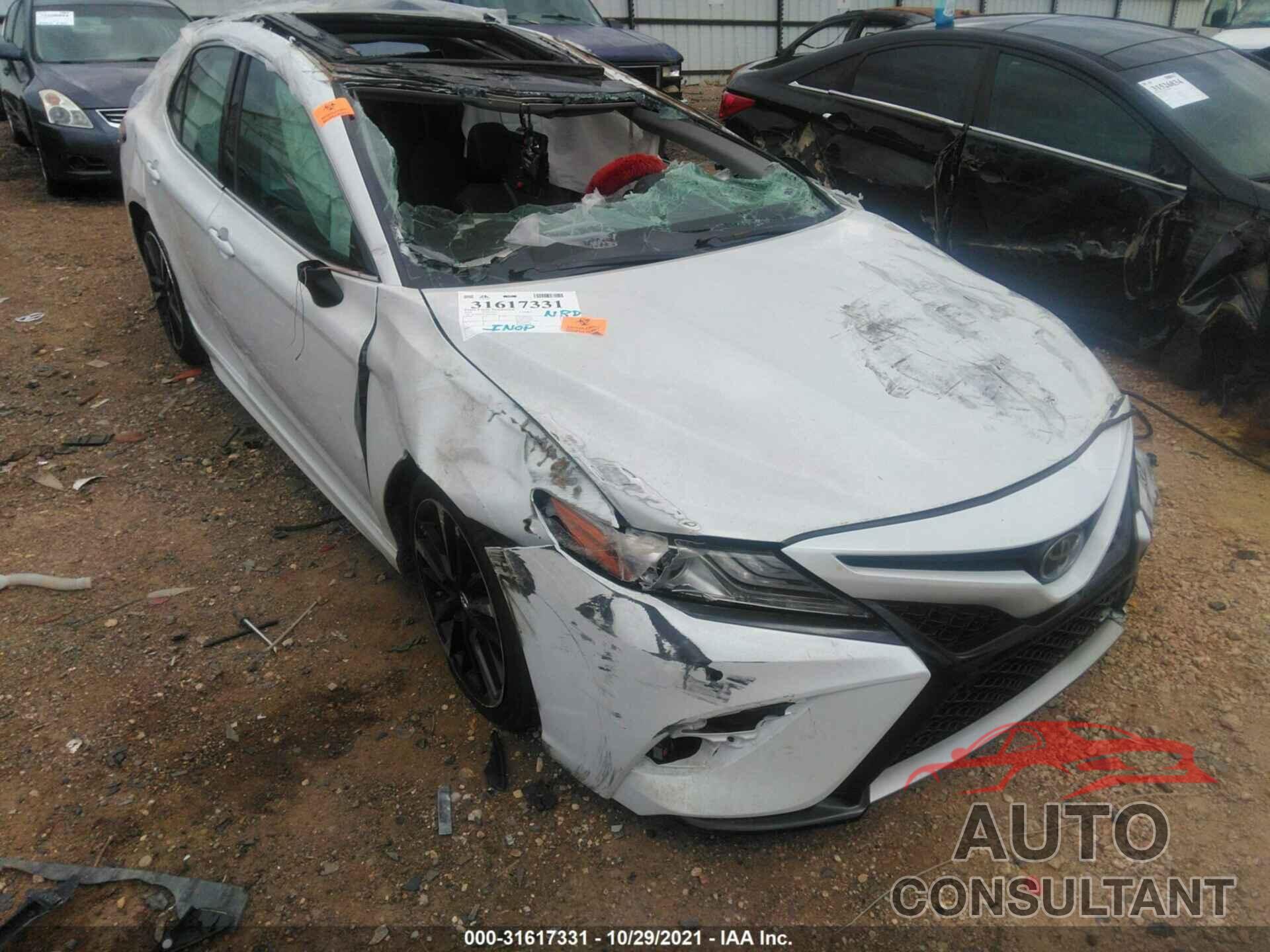 TOYOTA CAMRY 2018 - 4T1B61HK7JU071091