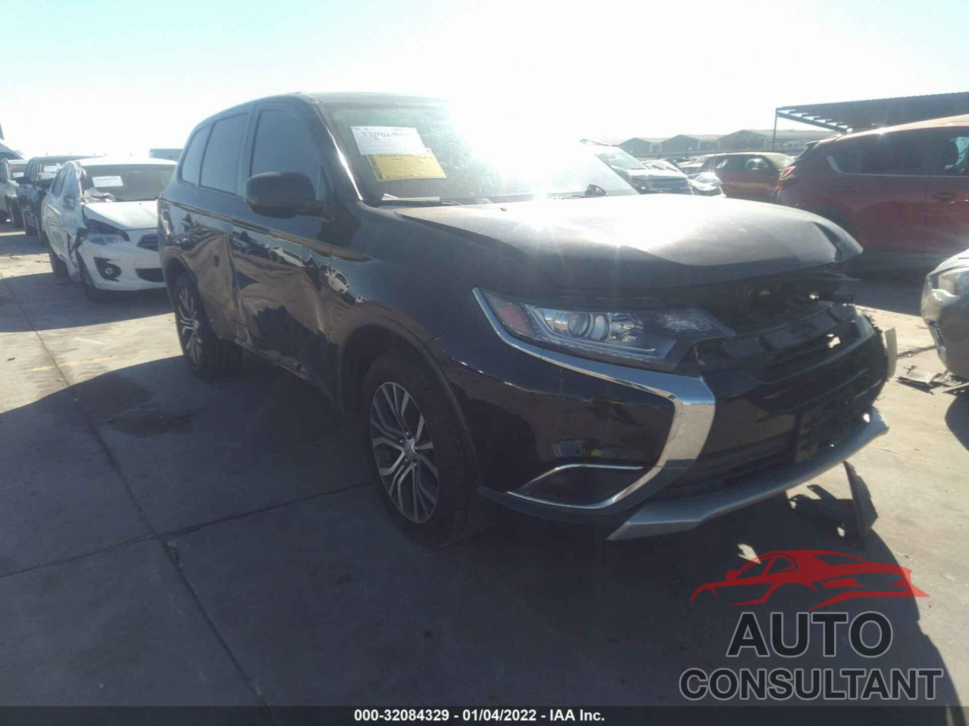 MITSUBISHI OUTLANDER 2018 - JA4AD2A33JZ052890