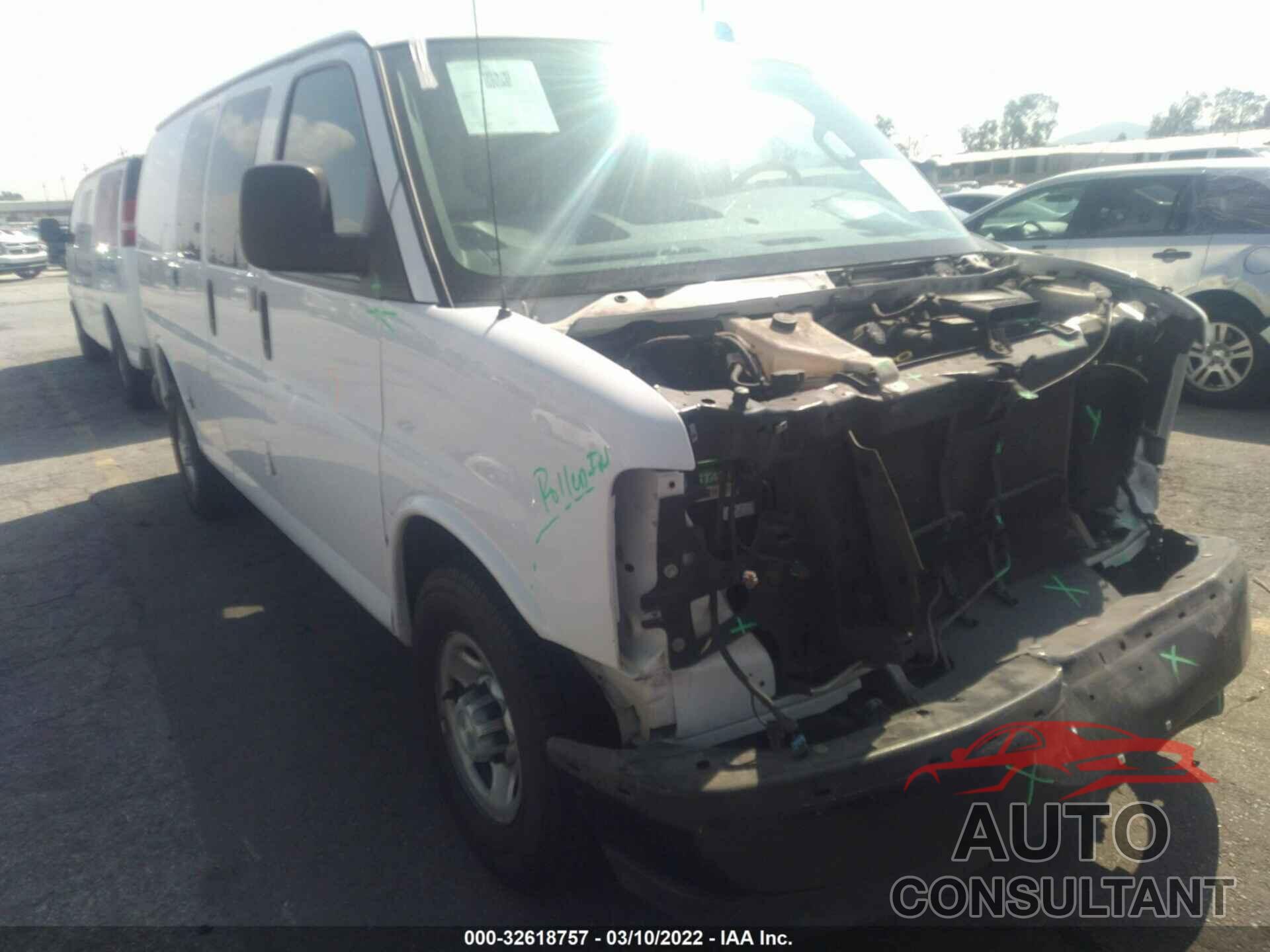 CHEVROLET EXPRESS CARGO VAN 2018 - 1GCWGAFG7J1325997