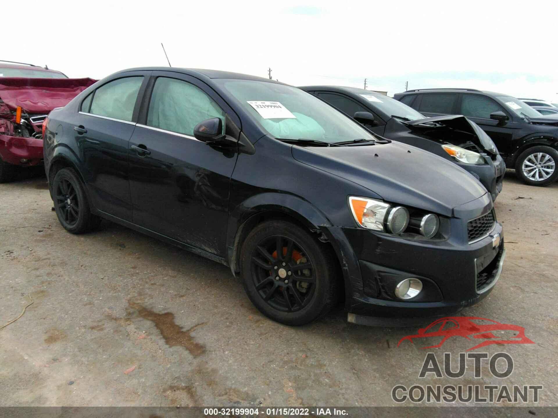 CHEVROLET SONIC 2016 - 1G1JC5SH2G4116288