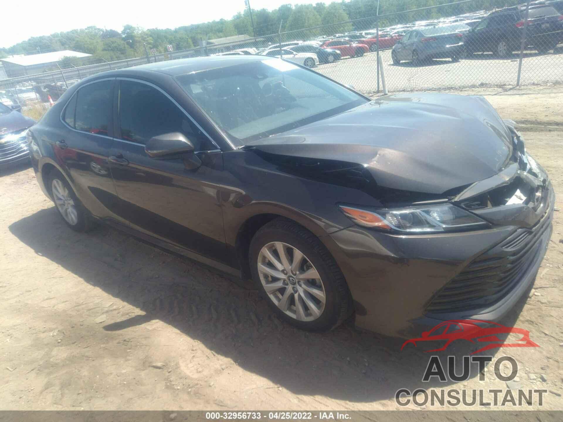 TOYOTA CAMRY 2018 - 4T1B11HK6JU049551
