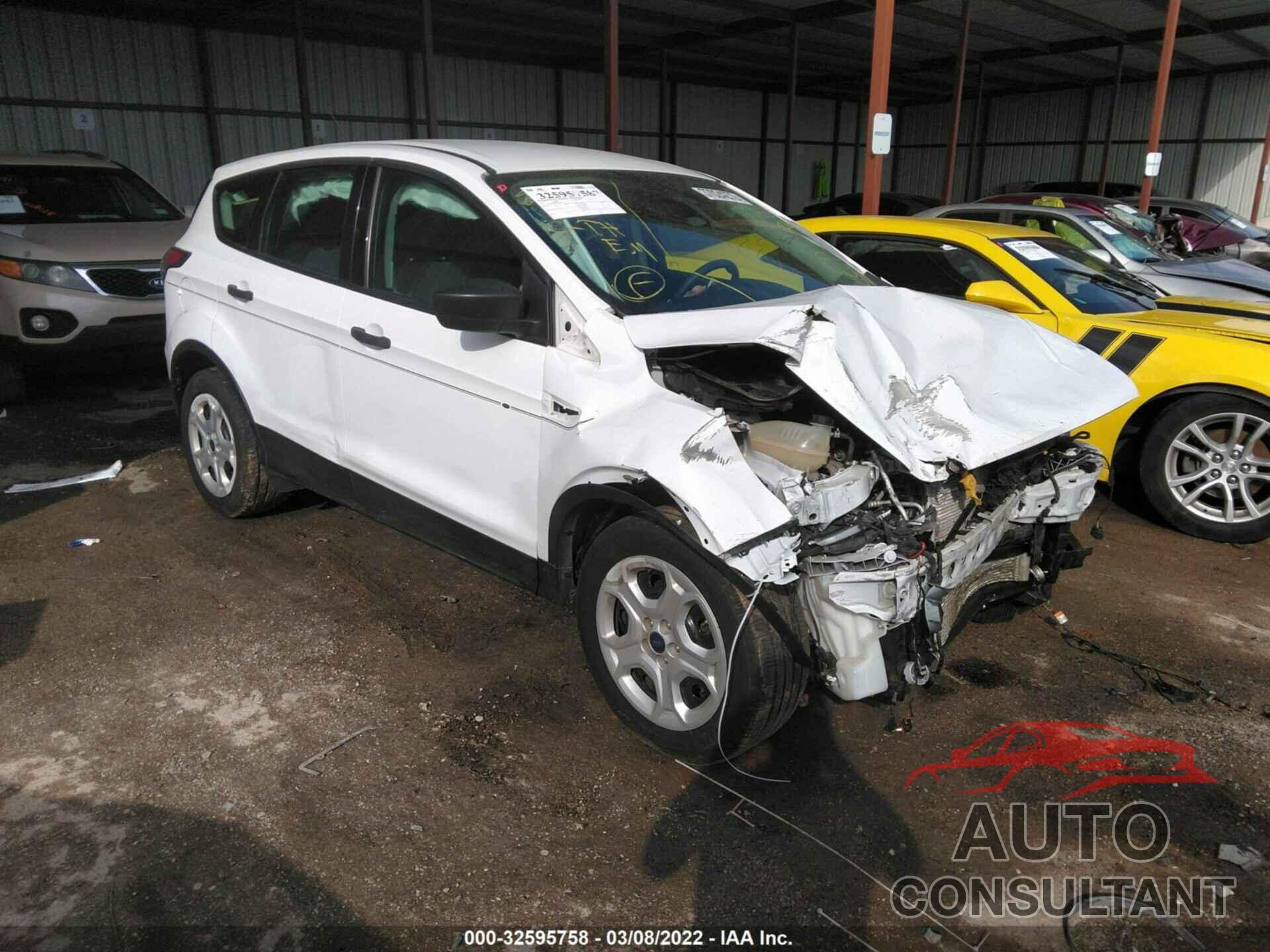 FORD ESCAPE 2017 - 1FMCU0F70HUA27852