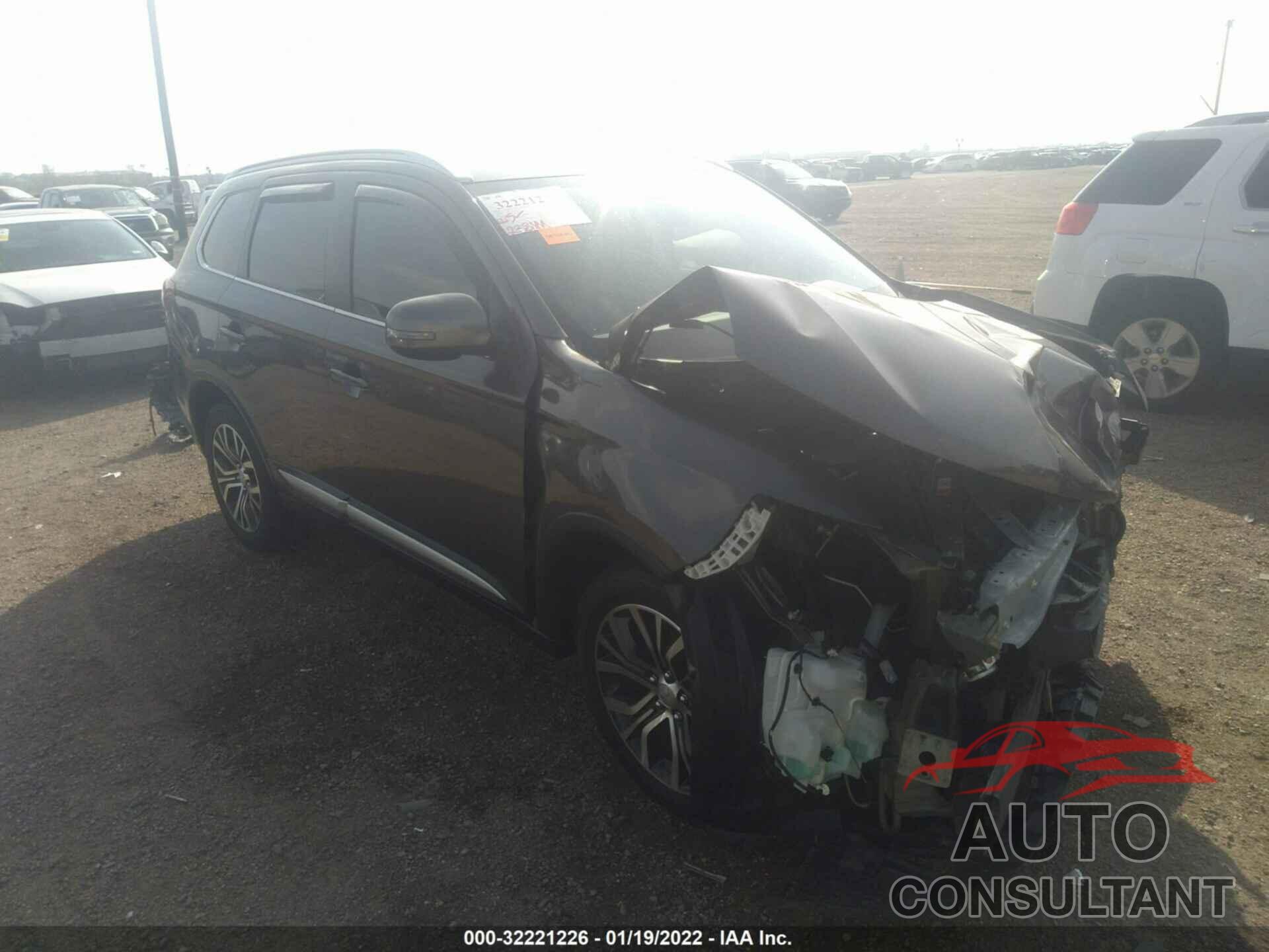 MITSUBISHI OUTLANDER 2018 - JA4AD3A34JZ064620