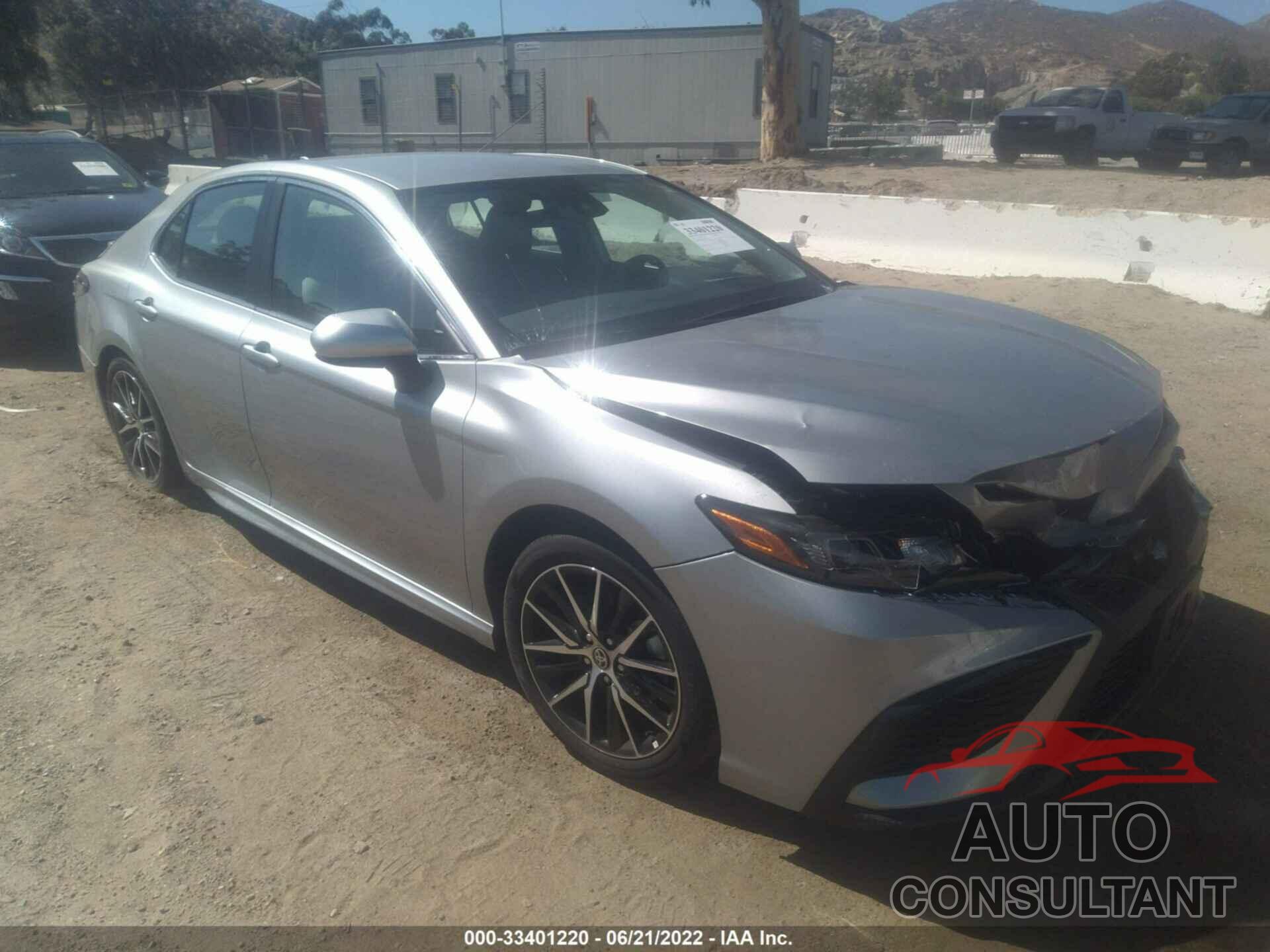 TOYOTA CAMRY 2021 - 4T1G11AK4MU474657