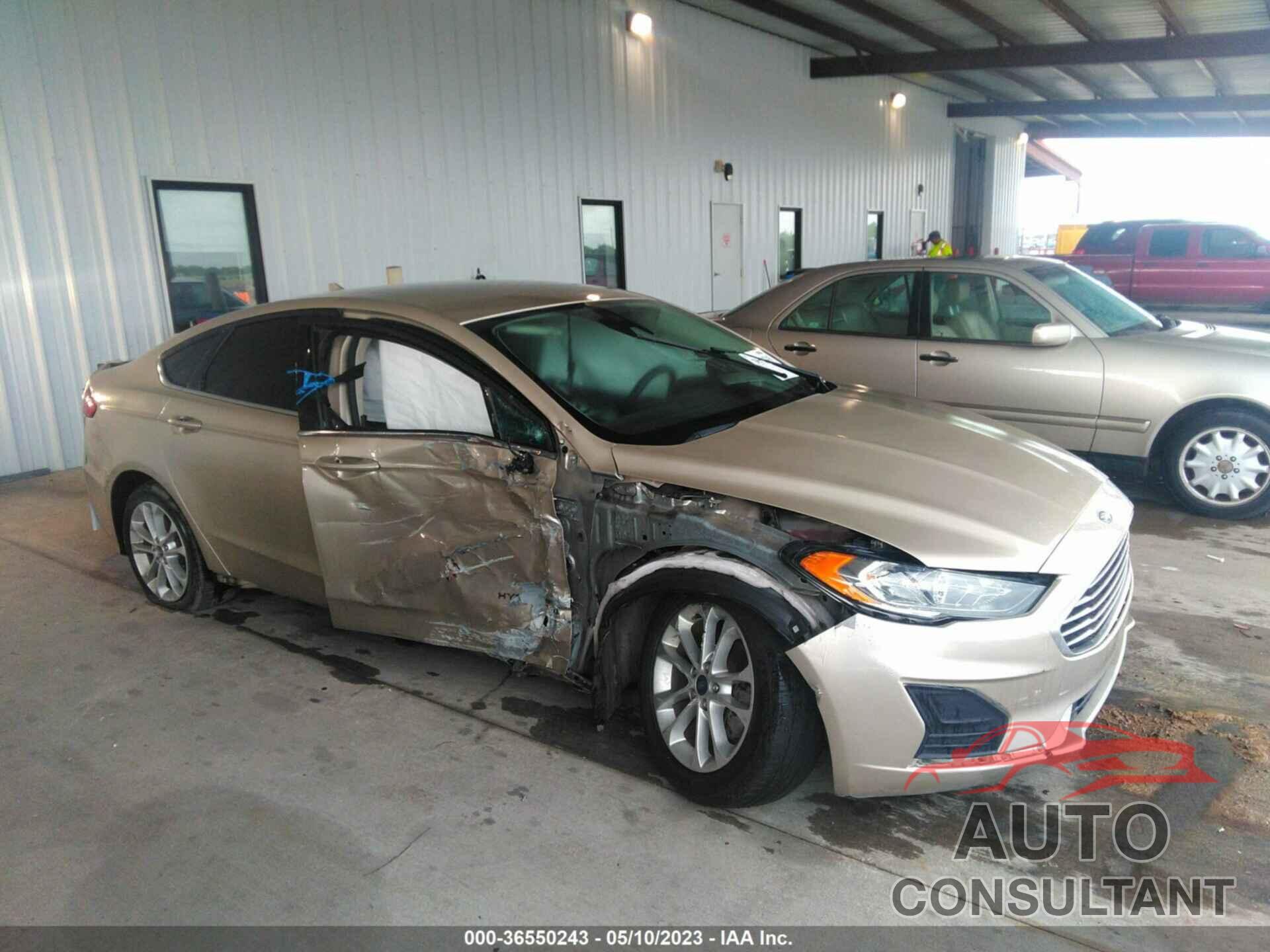 FORD FUSION HYBRID 2019 - 3FA6P0LU3KR110330